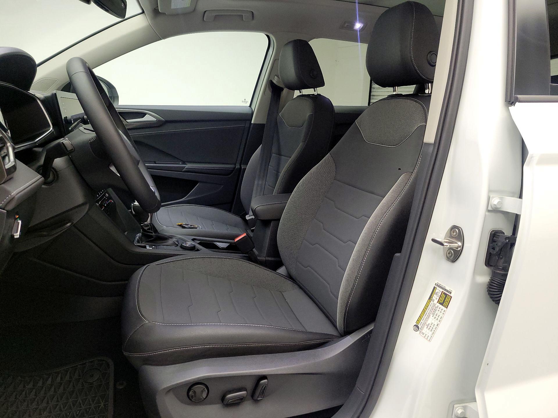 Thumbnail: 2025 Volkswagen Taos - 9