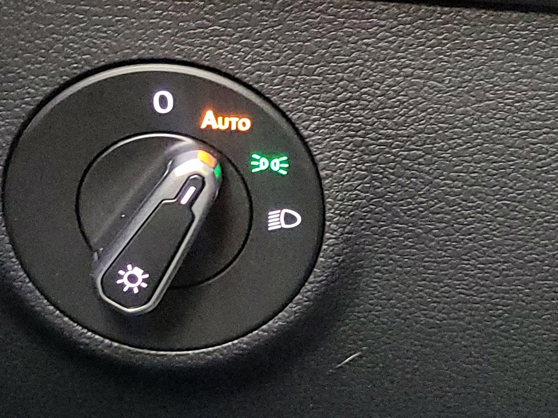 Thumbnail: 2025 Volkswagen Taos - 11