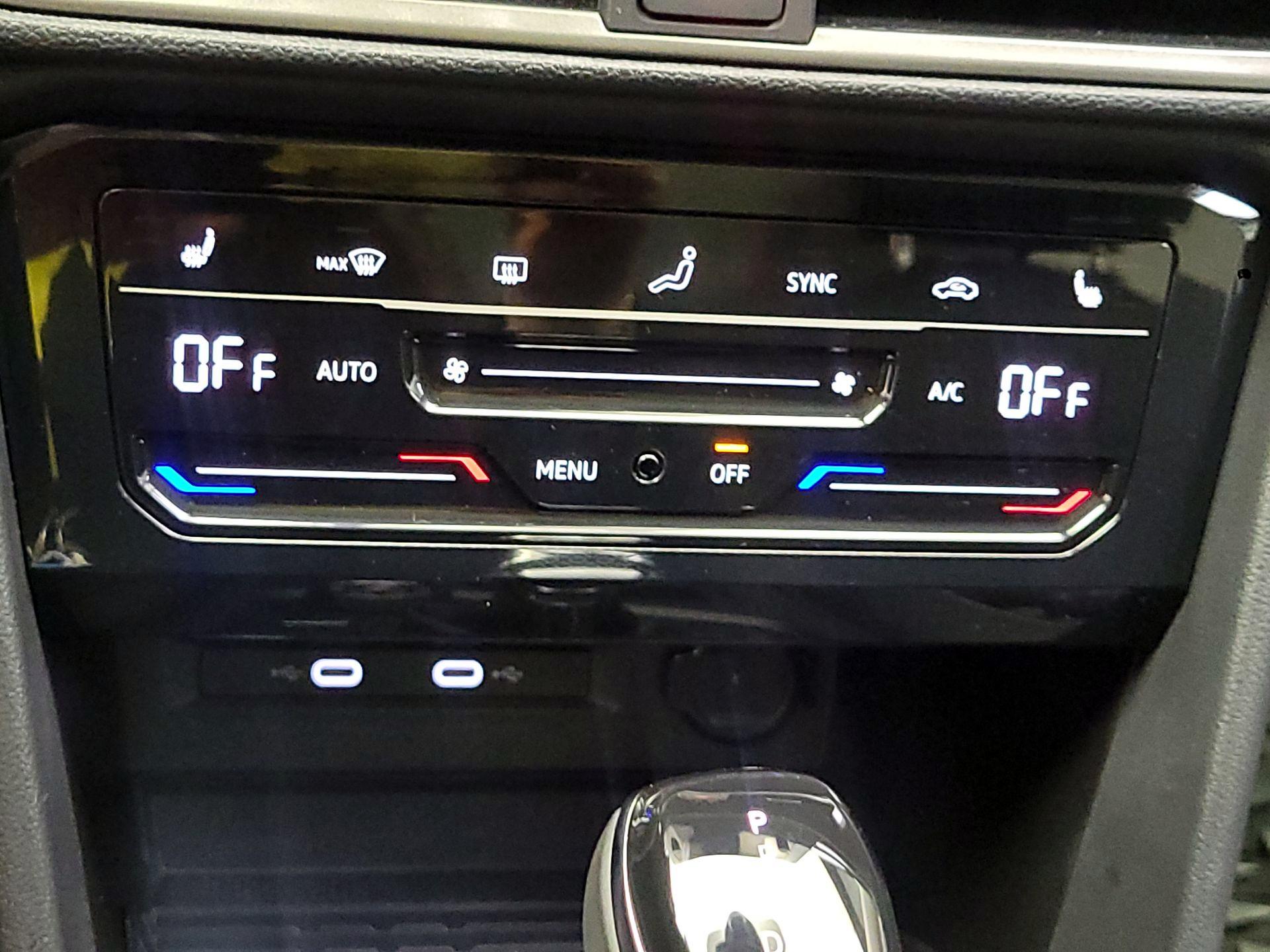 Thumbnail: 2025 Volkswagen Taos - 14