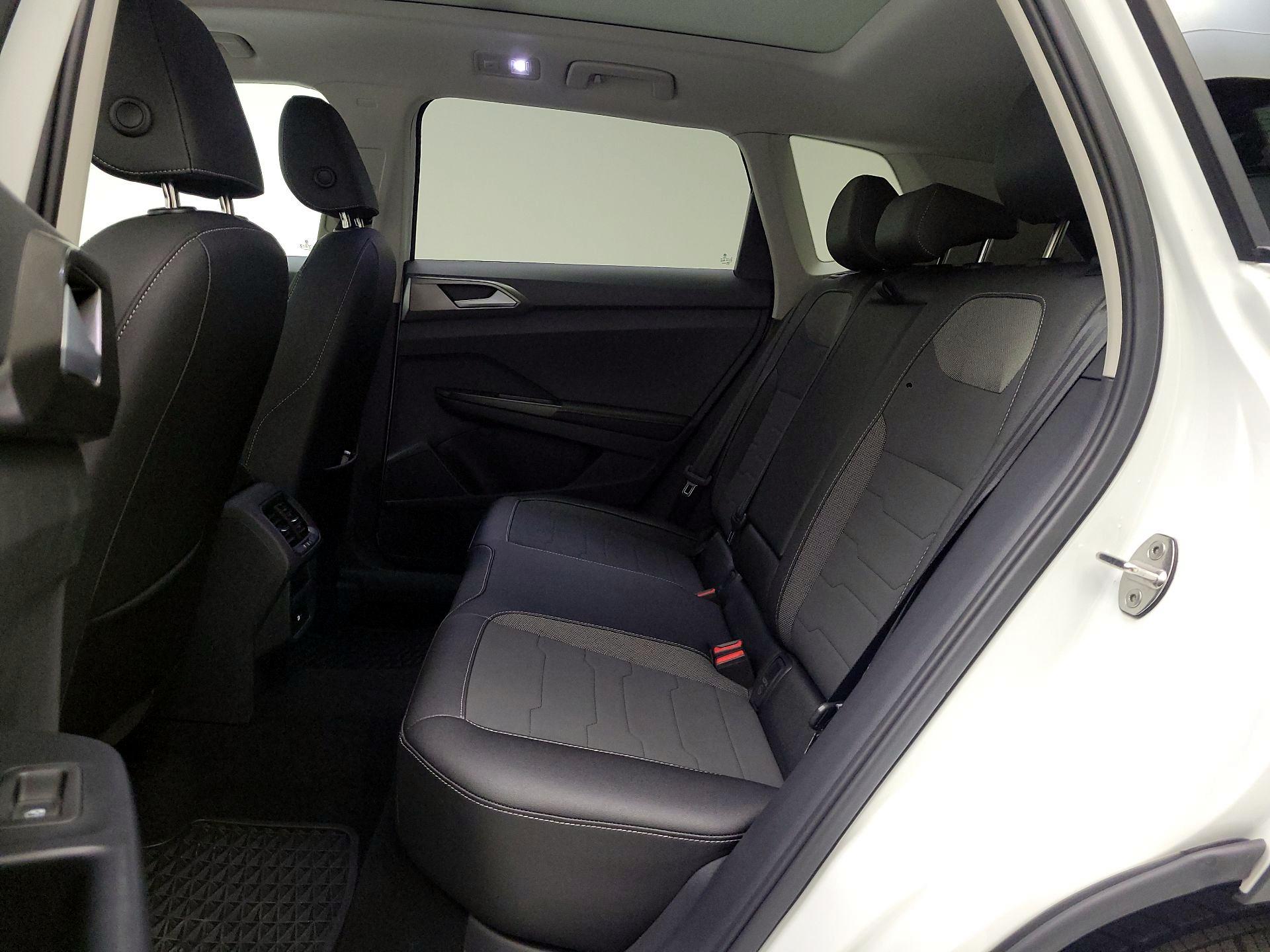 Thumbnail: 2025 Volkswagen Taos - 18