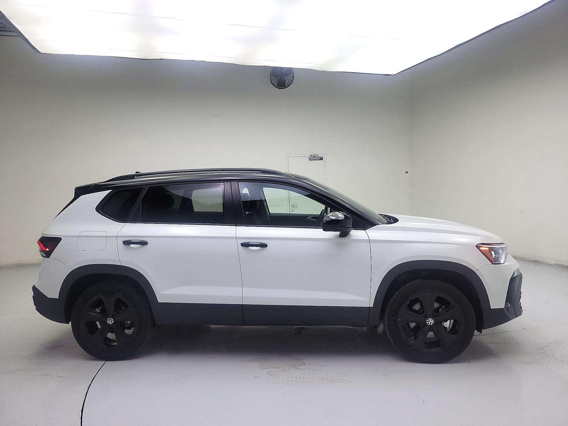 Thumbnail: 2025 Volkswagen Taos - 4