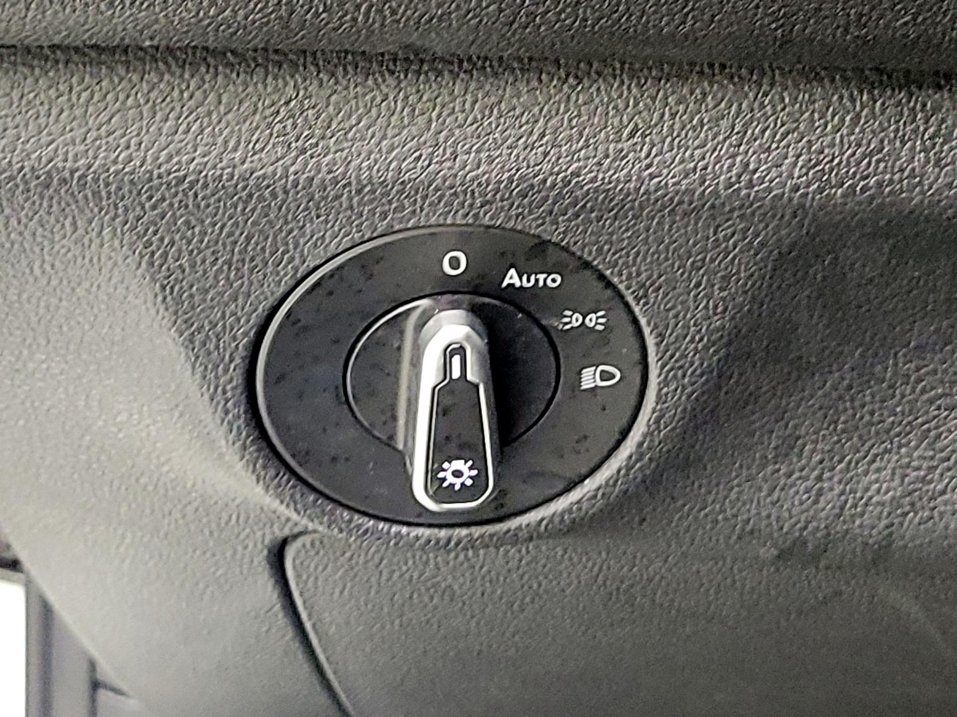 Thumbnail: 2021 Volkswagen Jetta - 11