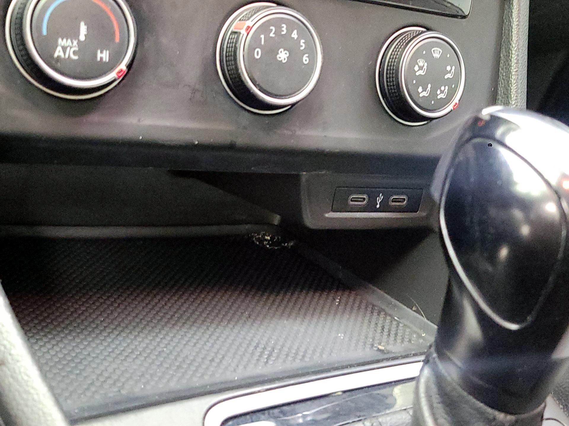 Thumbnail: 2021 Volkswagen Jetta - 16