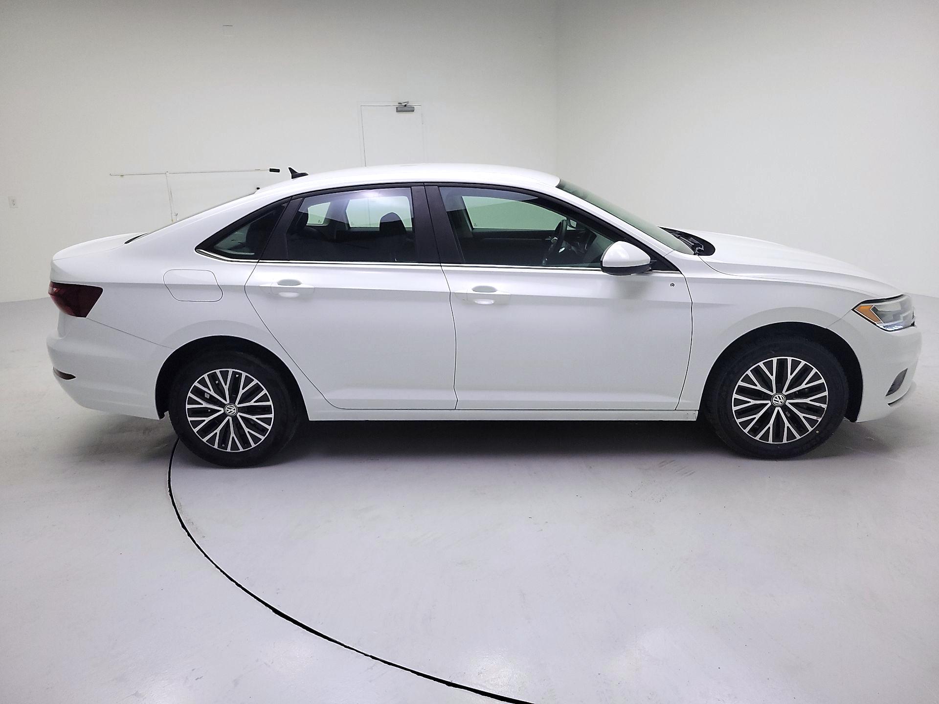 Thumbnail: 2021 Volkswagen Jetta - 4