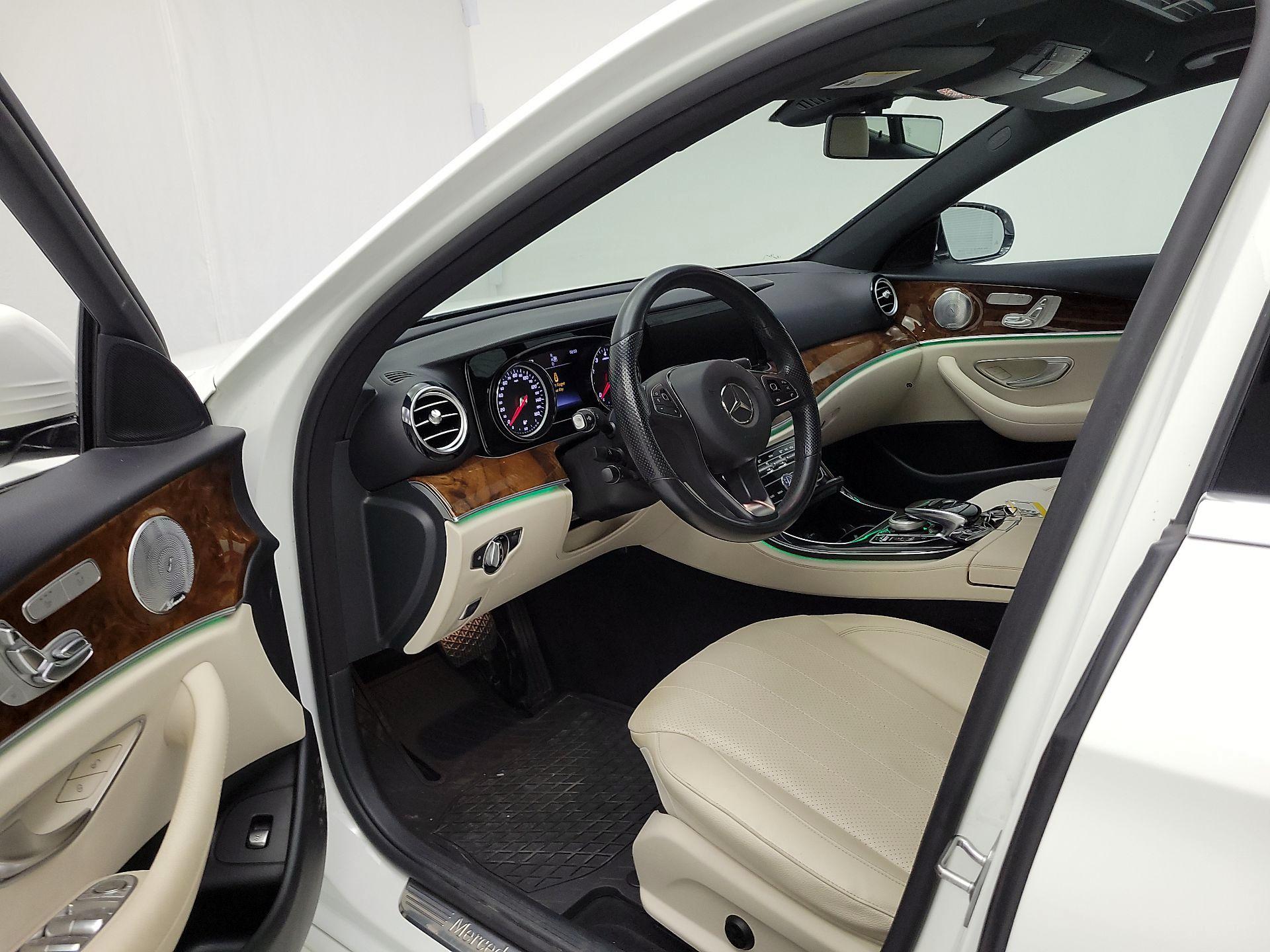 Thumbnail: 2017 Mercedes-Benz E-Class - 9