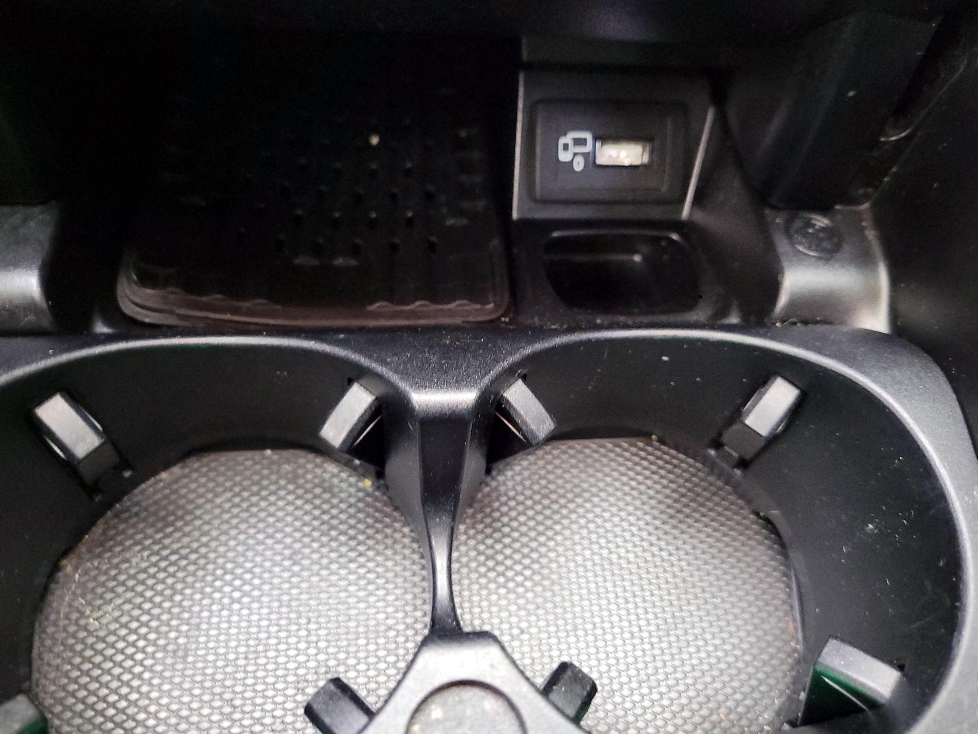 Thumbnail: 2017 Mercedes-Benz E-Class - 16