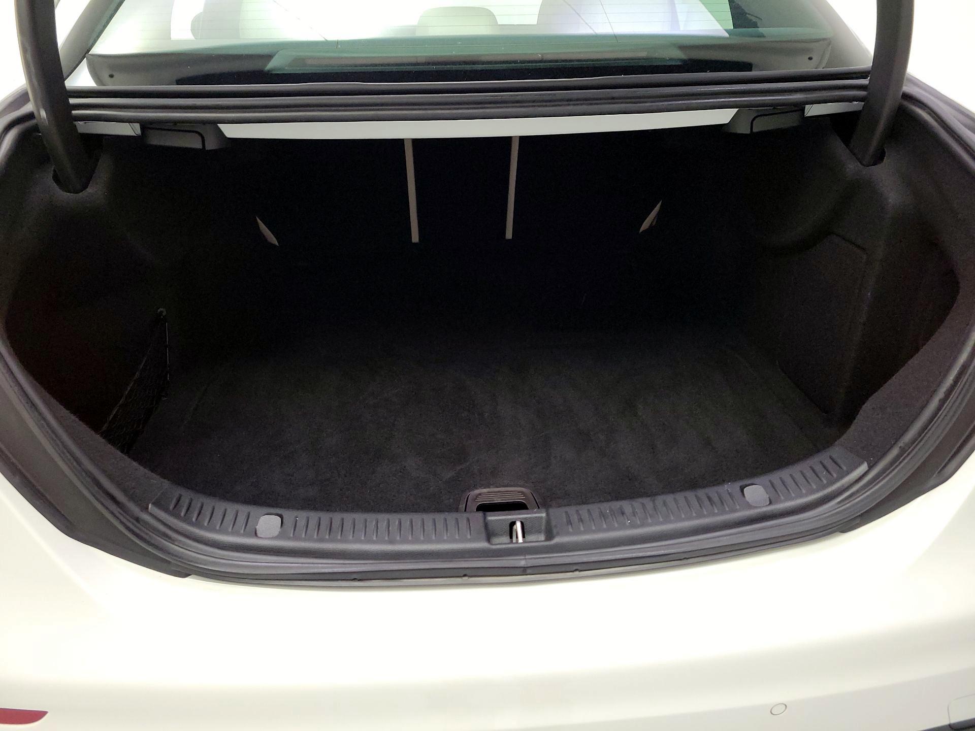 Thumbnail: 2017 Mercedes-Benz E-Class - 18