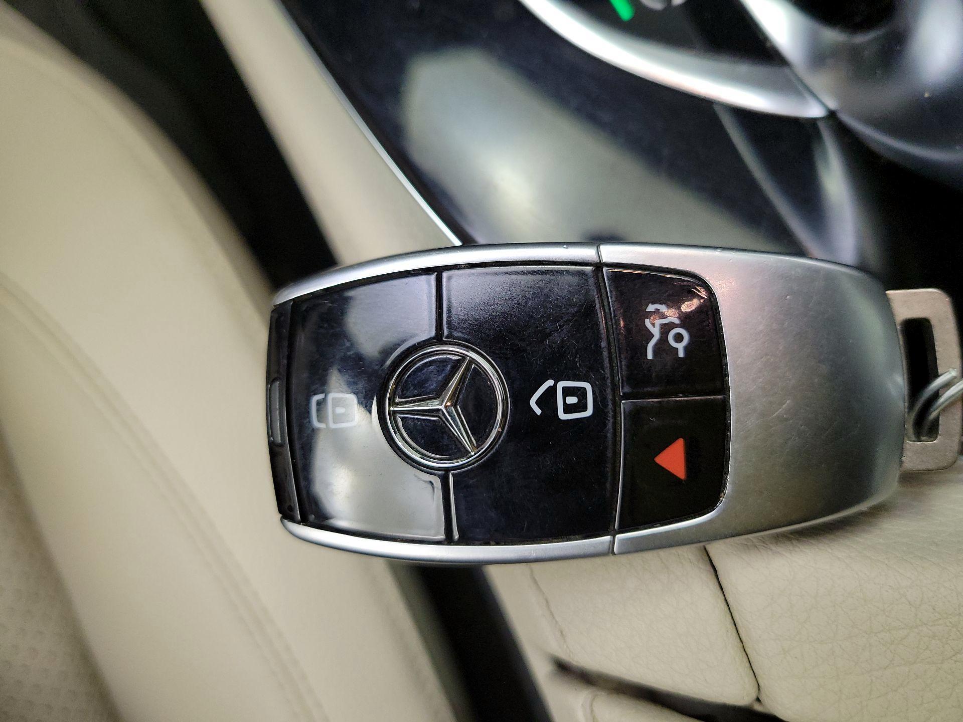 Thumbnail: 2017 Mercedes-Benz E-Class - 20