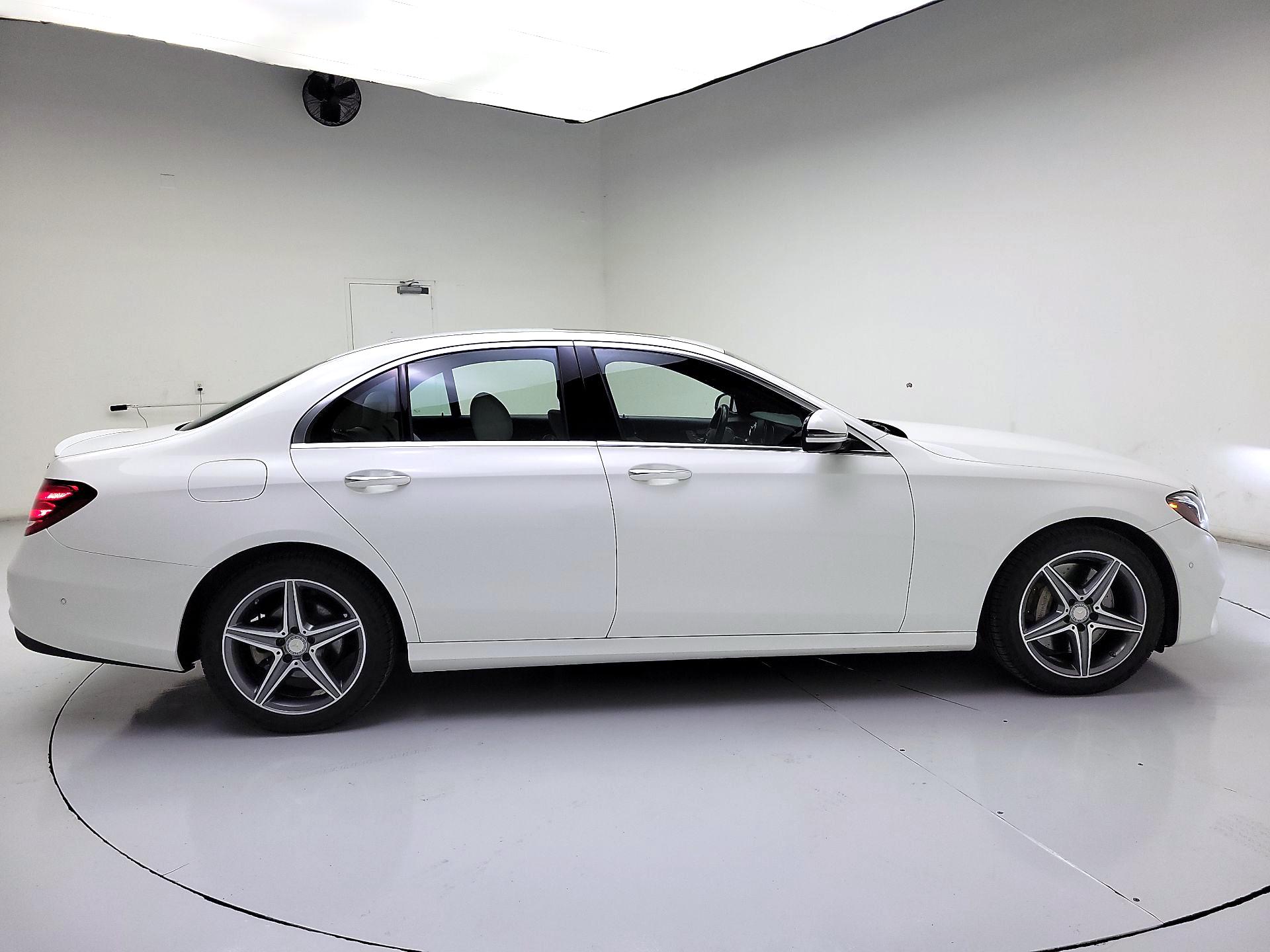 Thumbnail: 2017 Mercedes-Benz E-Class - 4