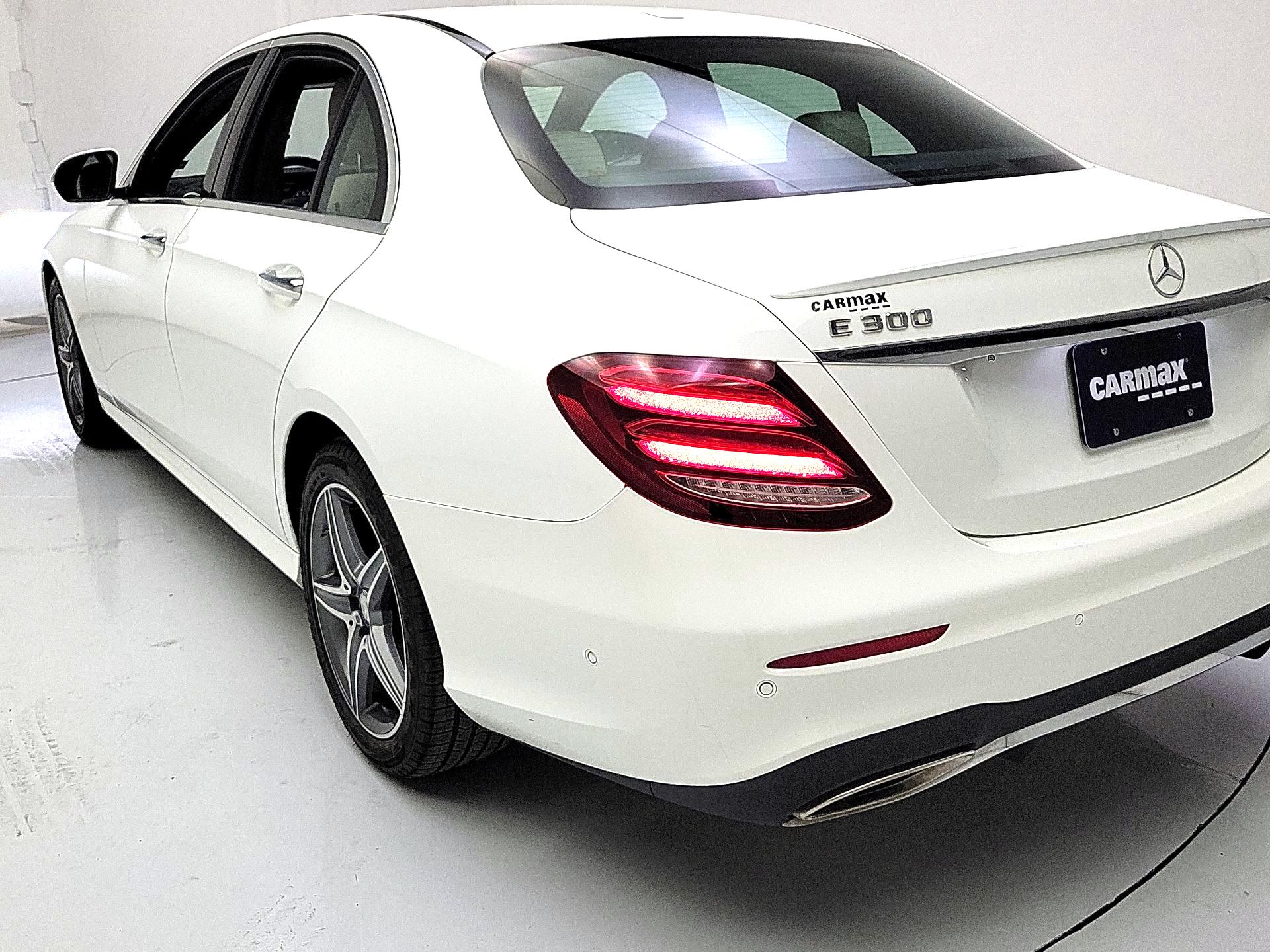 Thumbnail: 2017 Mercedes-Benz E-Class - 7