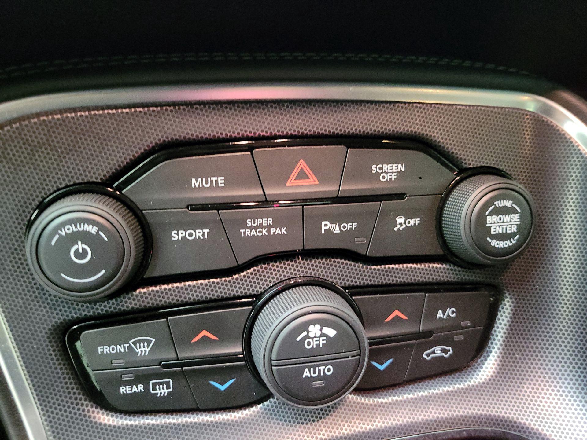 Thumbnail: 2018 Dodge Challenger - 14