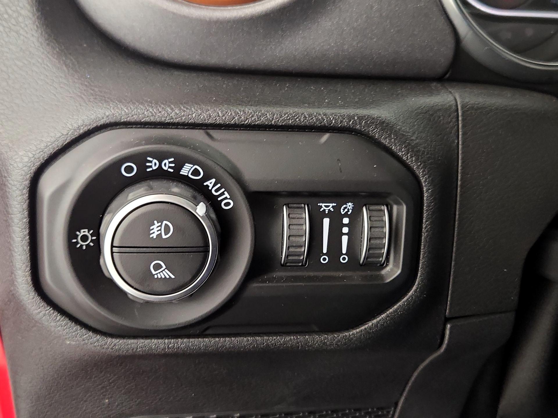 Thumbnail: 2020 Jeep Gladiator - 13