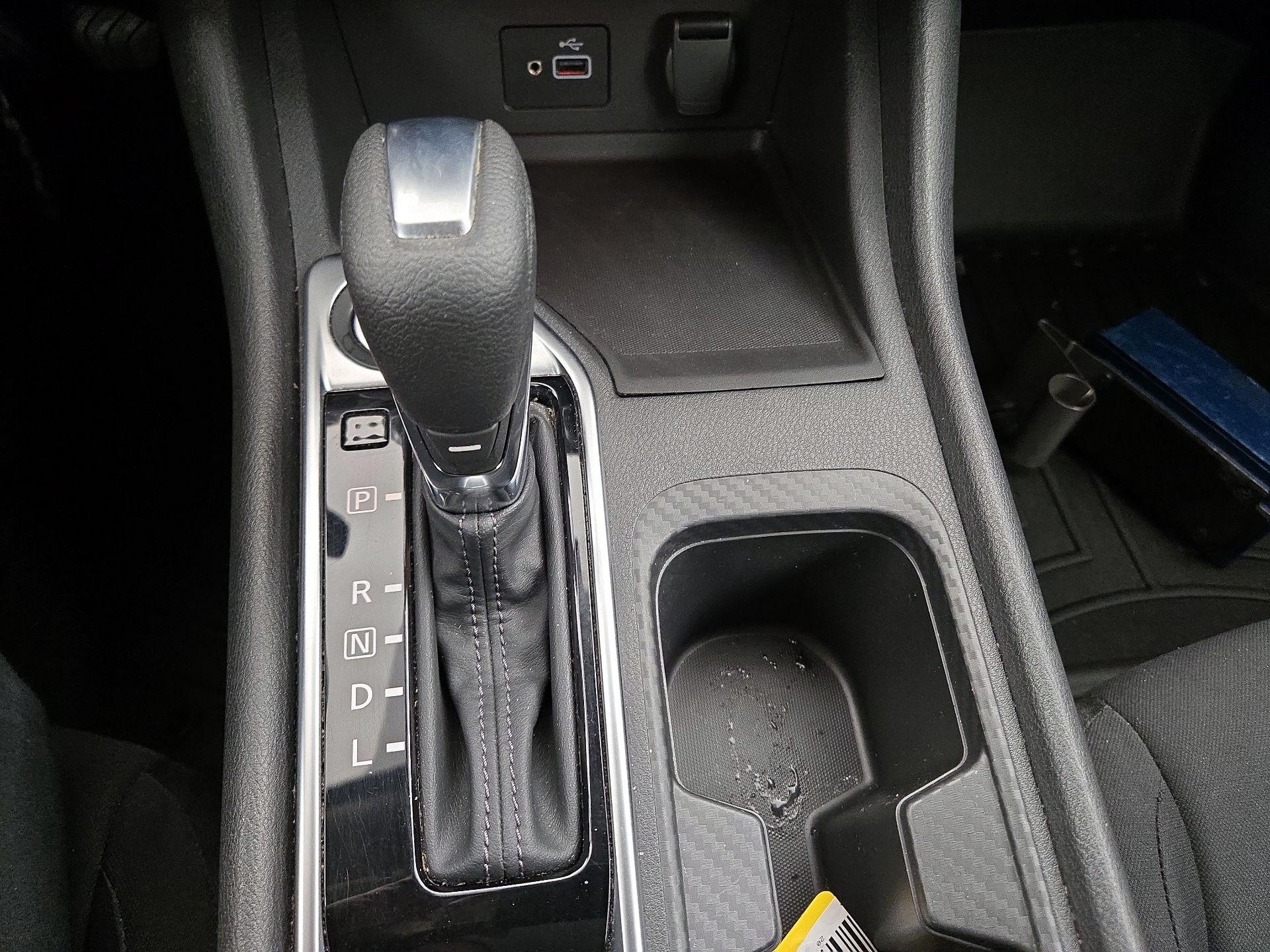 Thumbnail: 2020 Nissan Sentra - 17