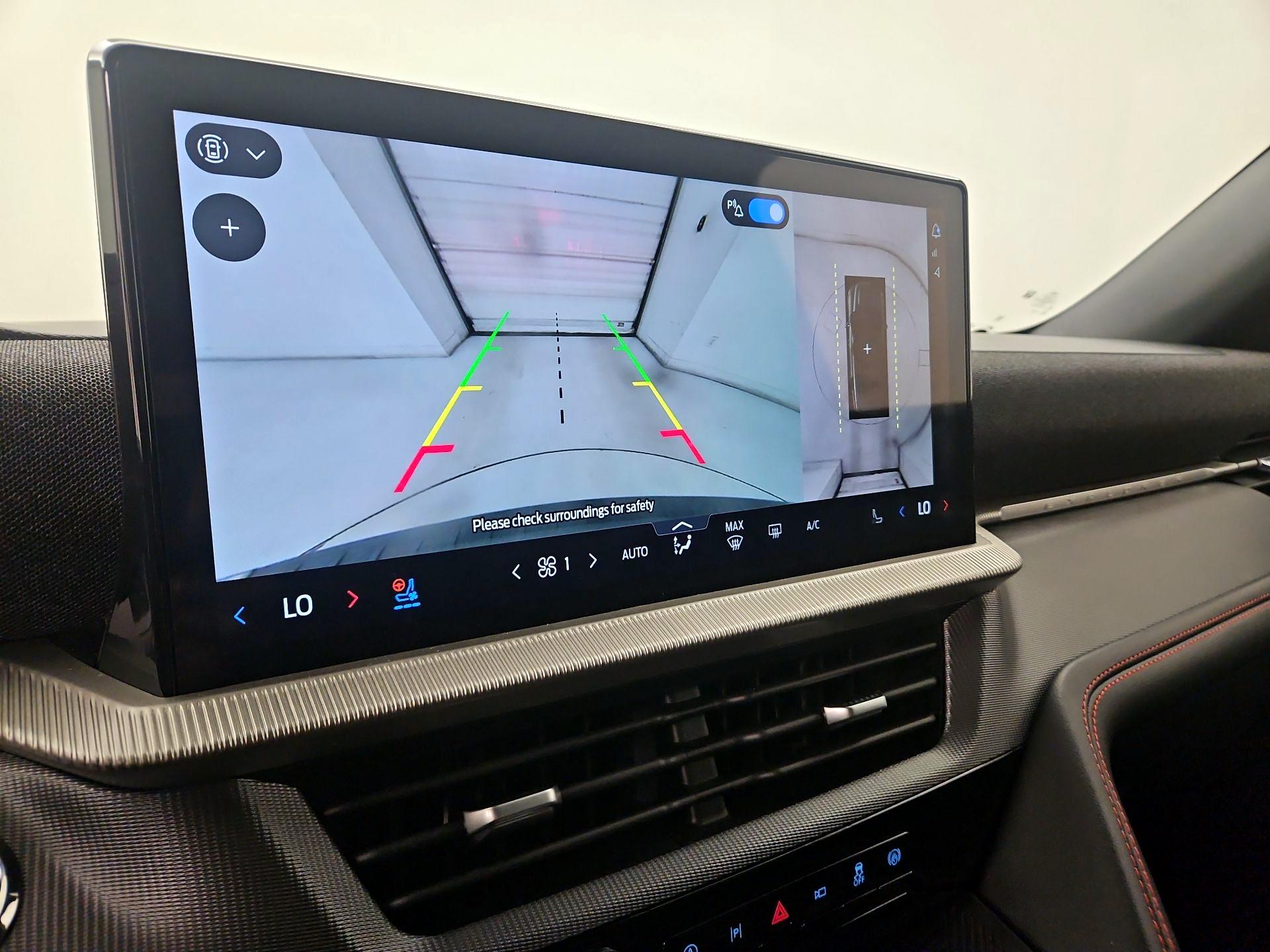 Thumbnail: 2025 Ford Explorer - 15