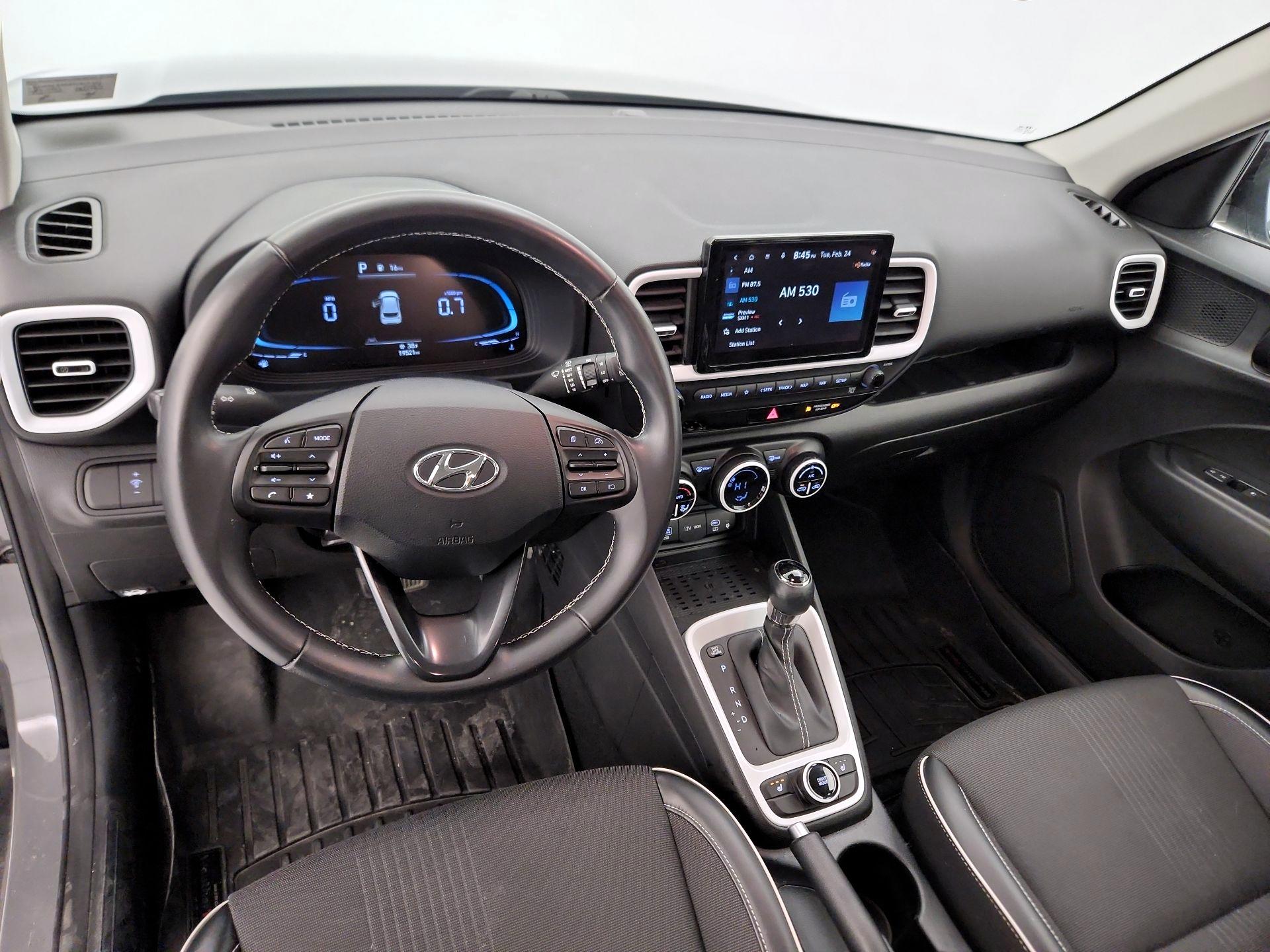 Thumbnail: 2023 Hyundai Venue - 9