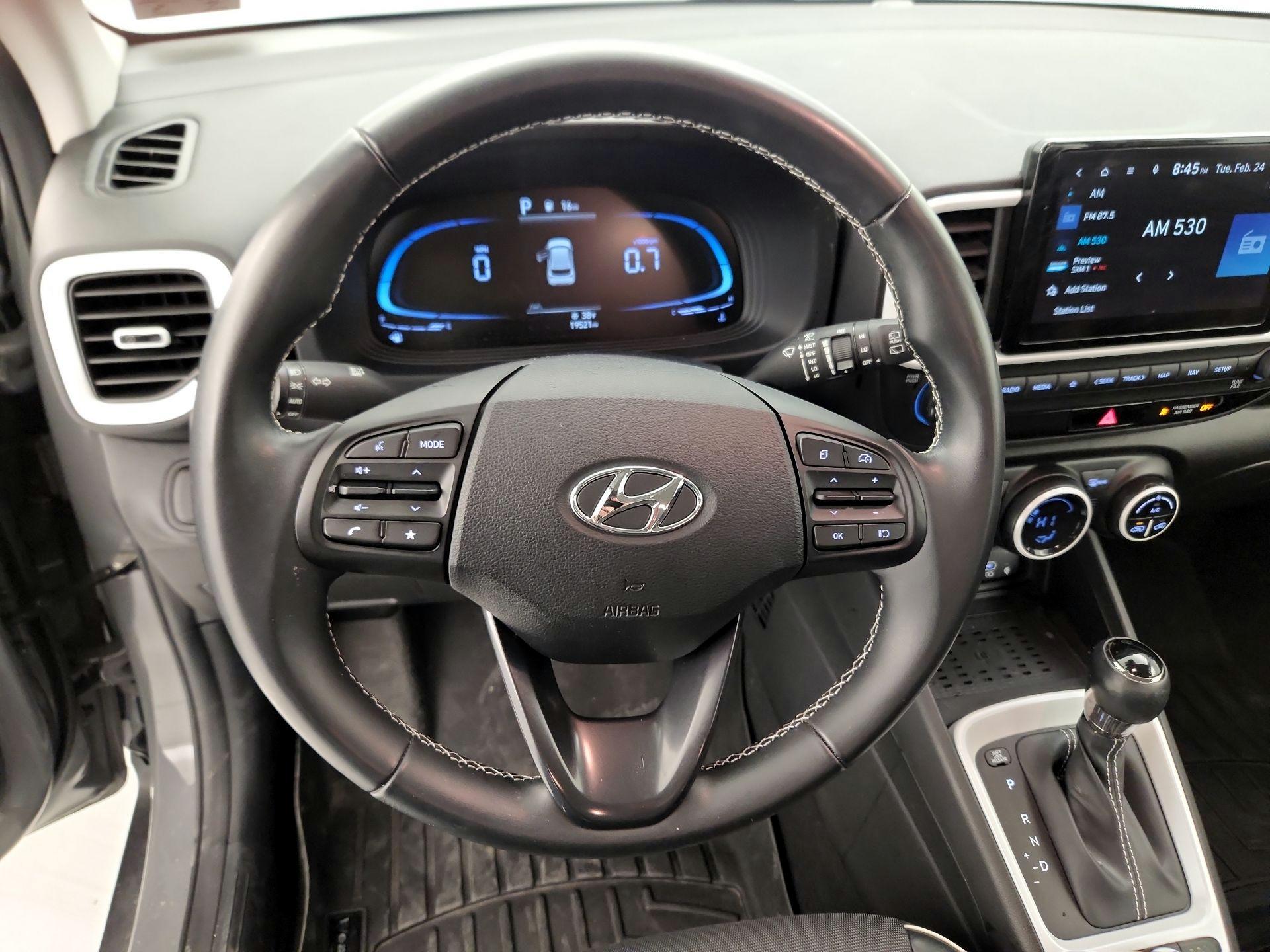 Thumbnail: 2023 Hyundai Venue - 10