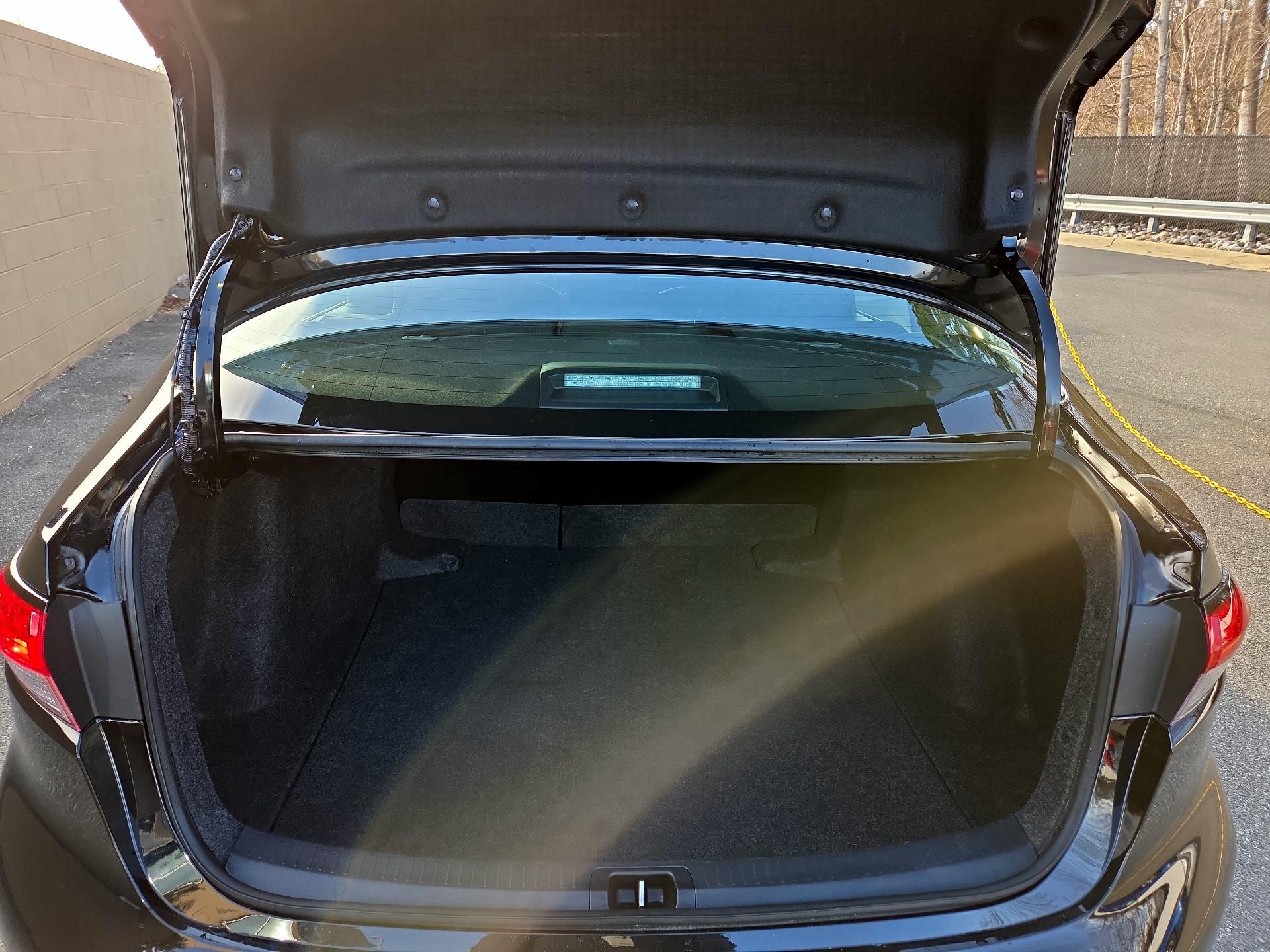 Thumbnail: 2025 Toyota Corolla - 18