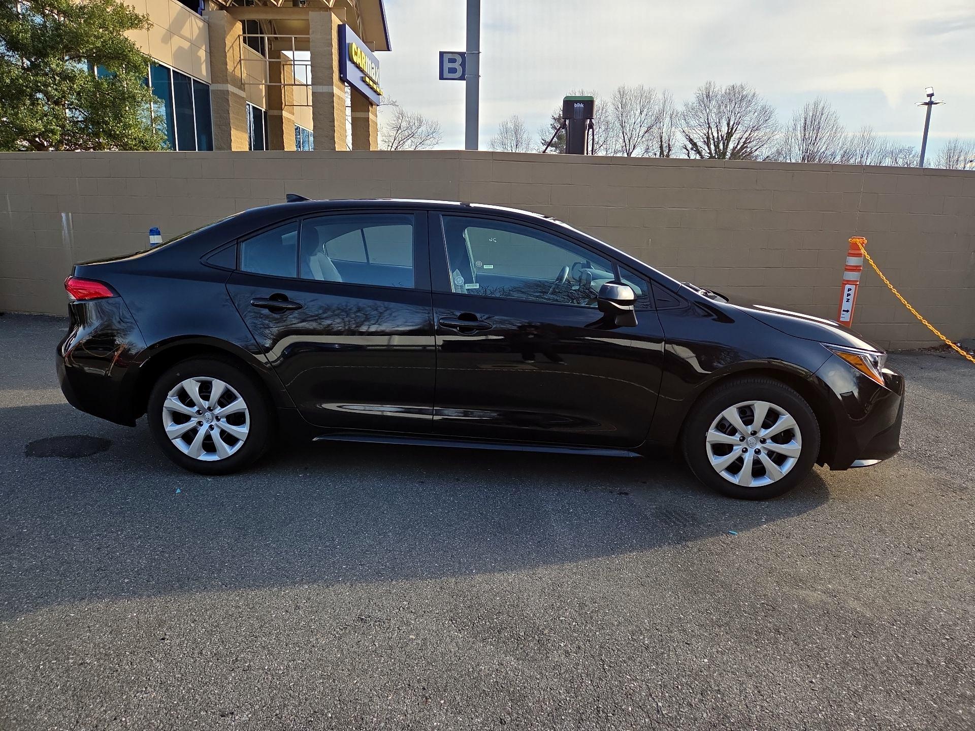 Thumbnail: 2025 Toyota Corolla - 4