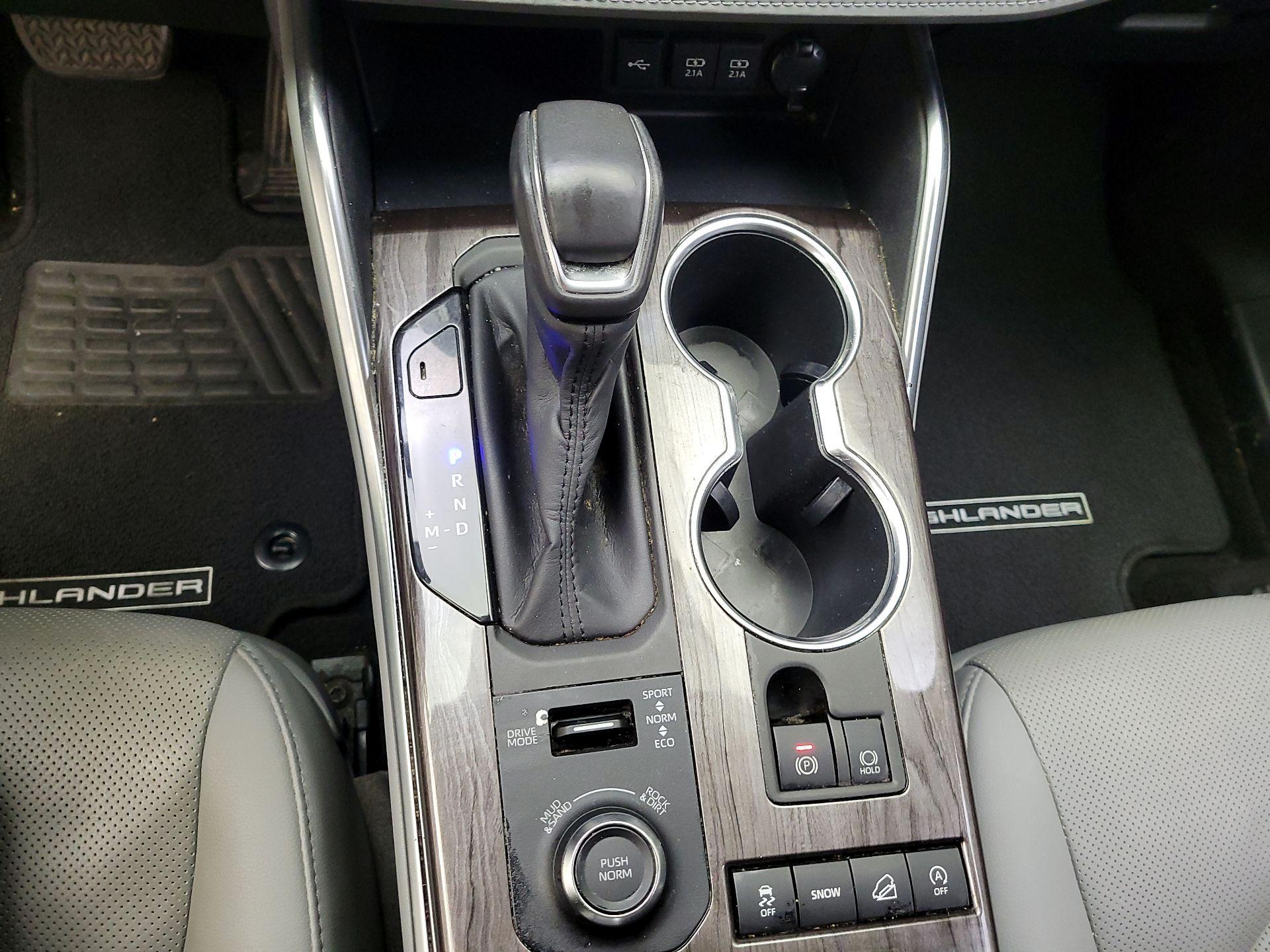 Thumbnail: 2020 Toyota Highlander - 16