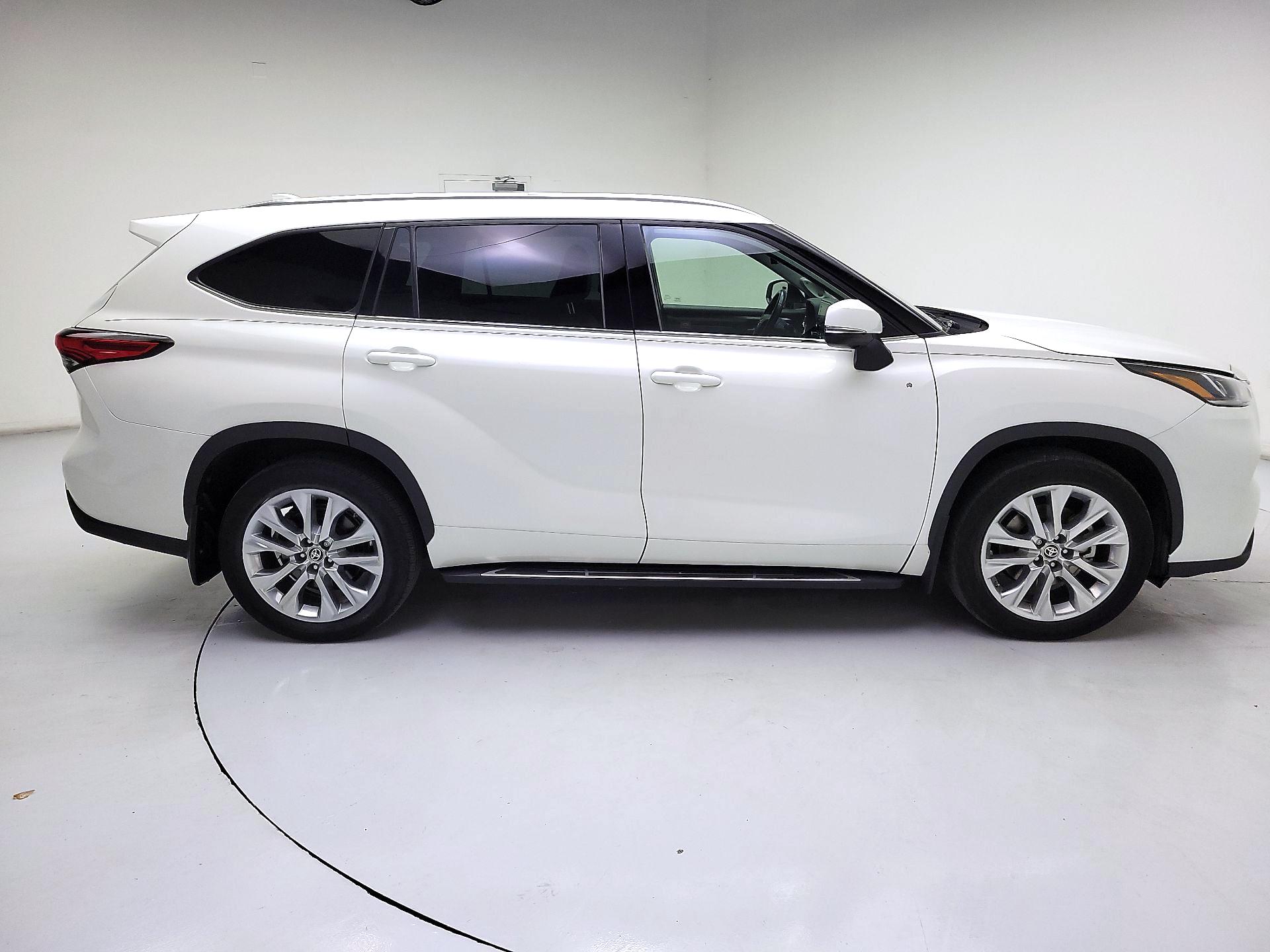 Thumbnail: 2020 Toyota Highlander - 4