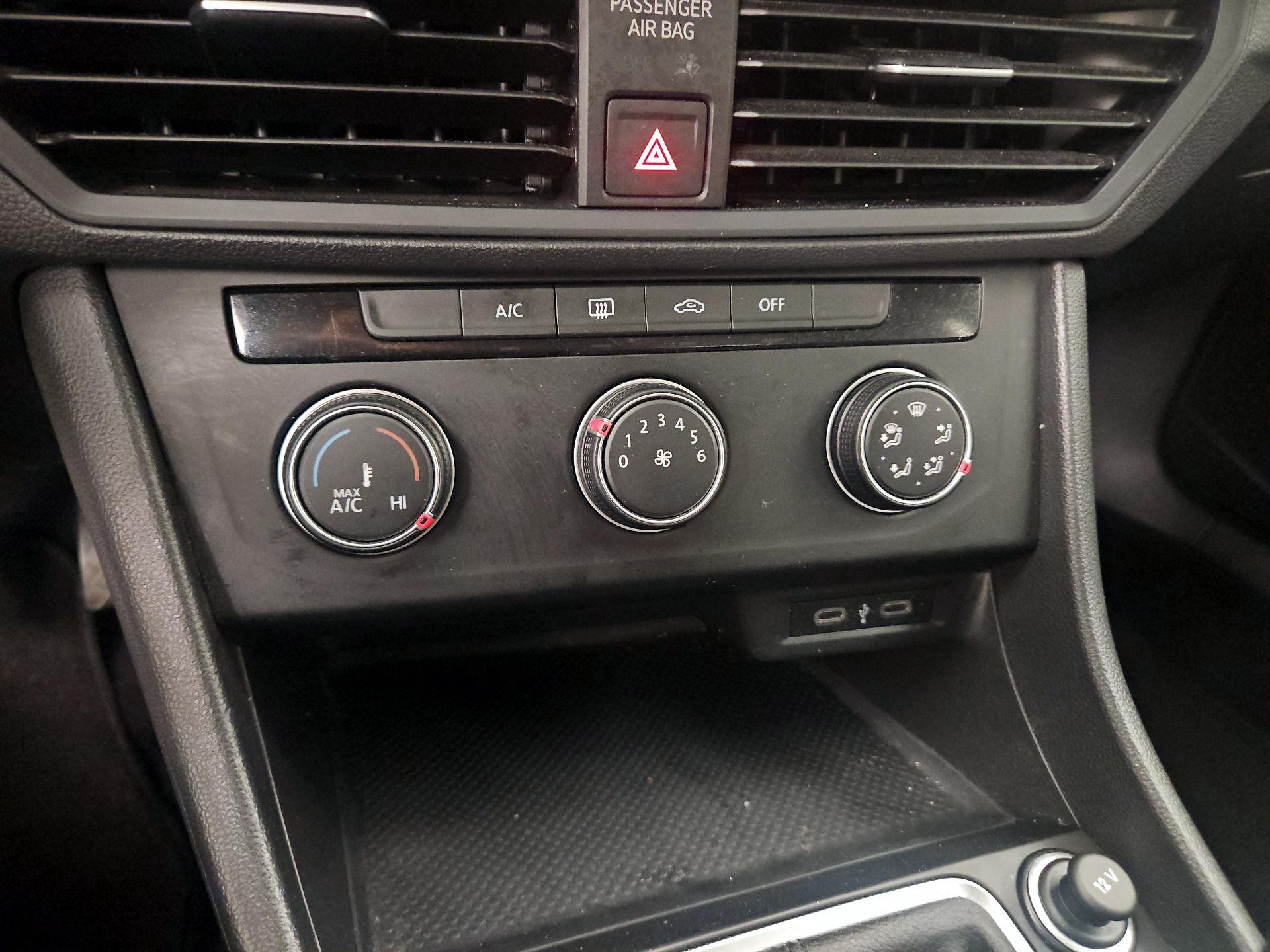 Thumbnail: 2021 Volkswagen Jetta - 16