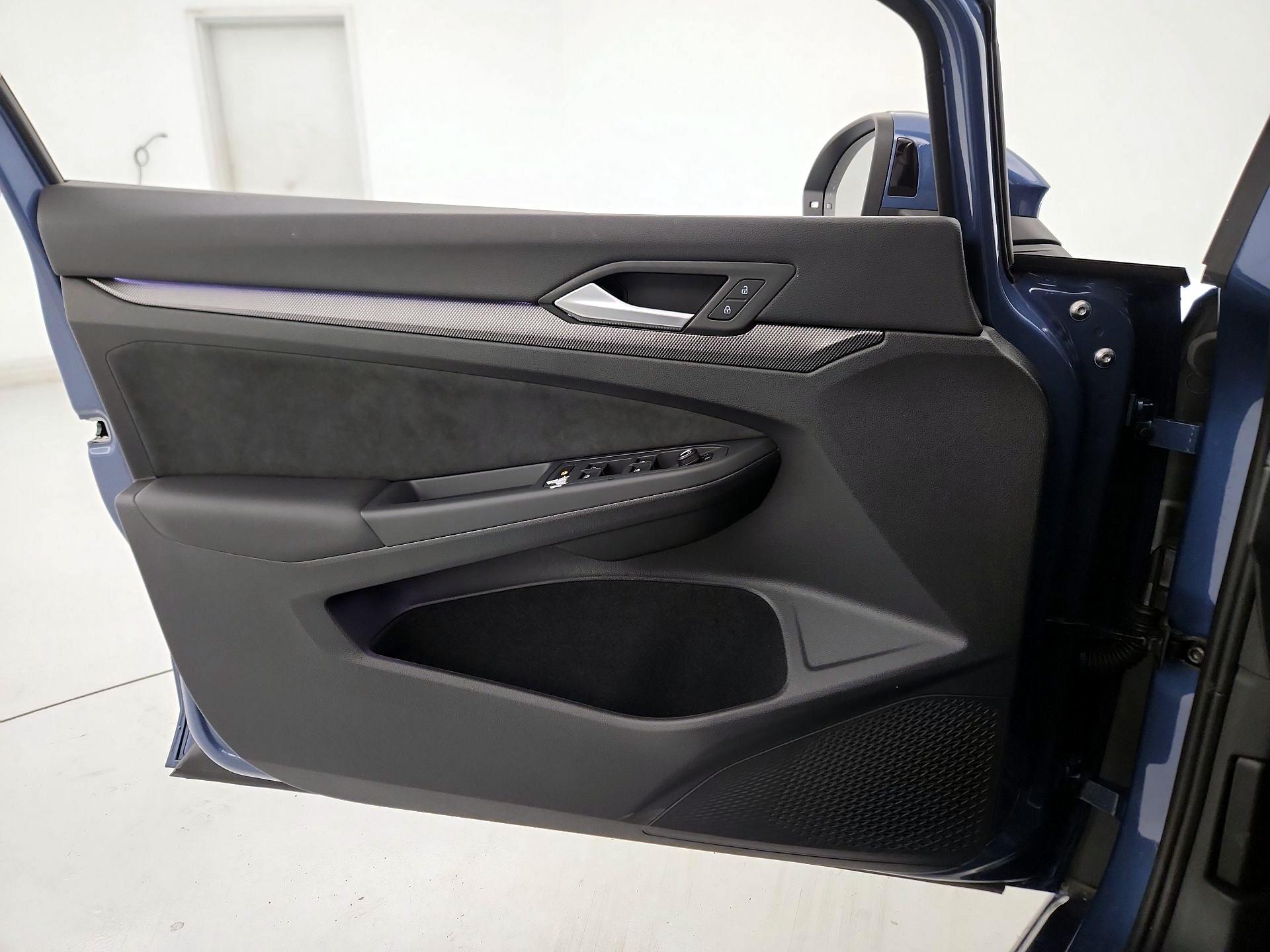 Thumbnail: 2025 Volkswagen Golf - 12