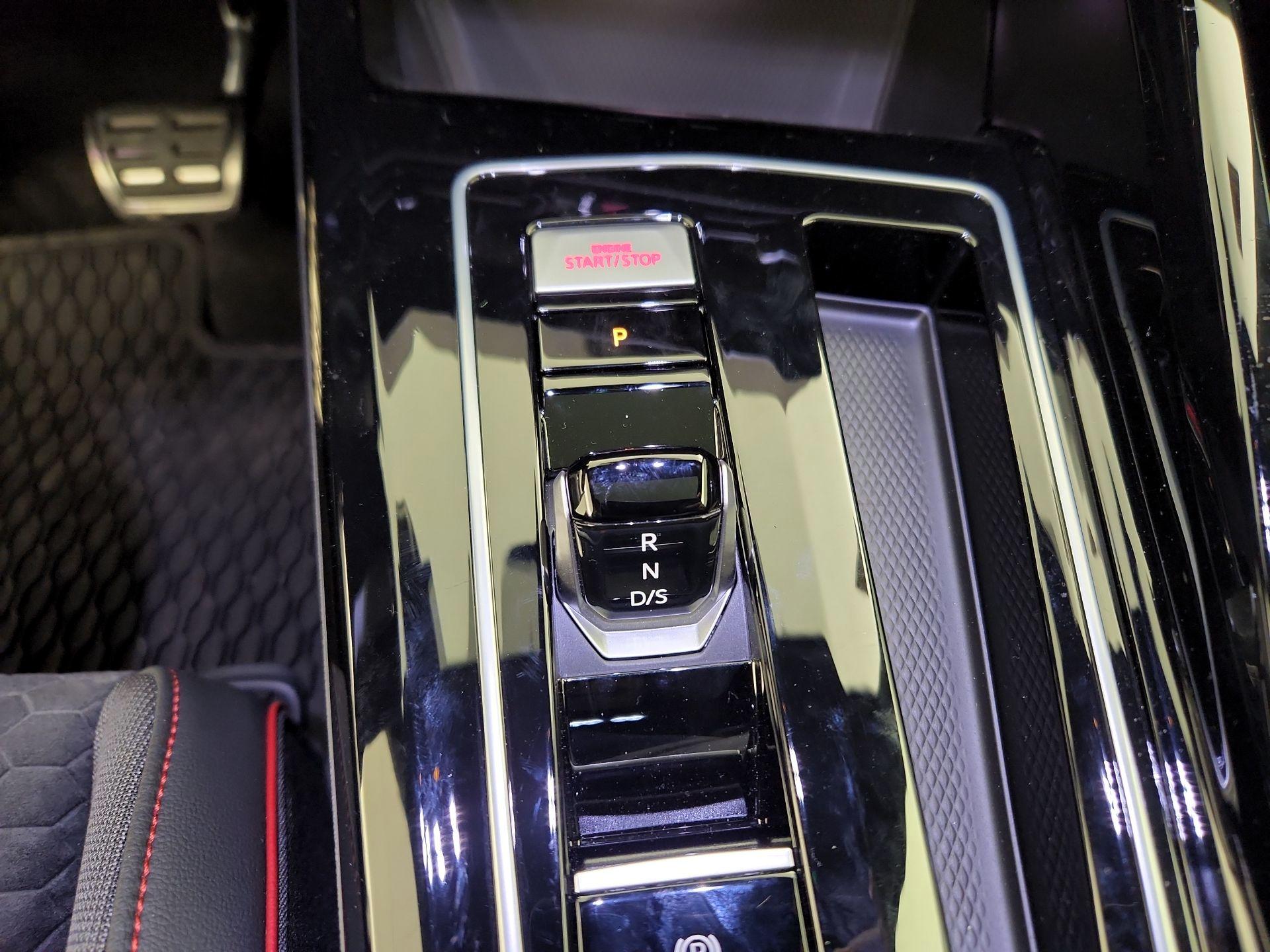 Thumbnail: 2025 Volkswagen Golf - 17