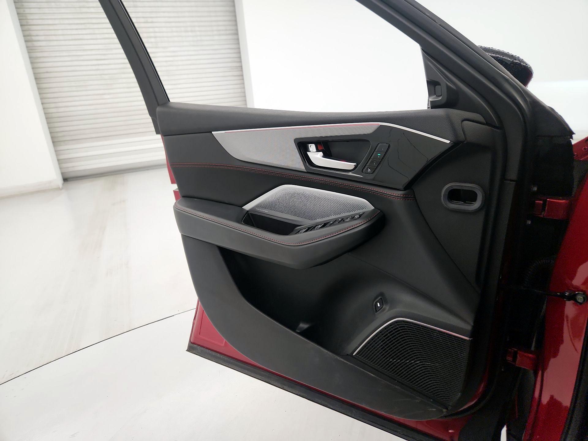 Thumbnail: 2025 Acura MDX - 12