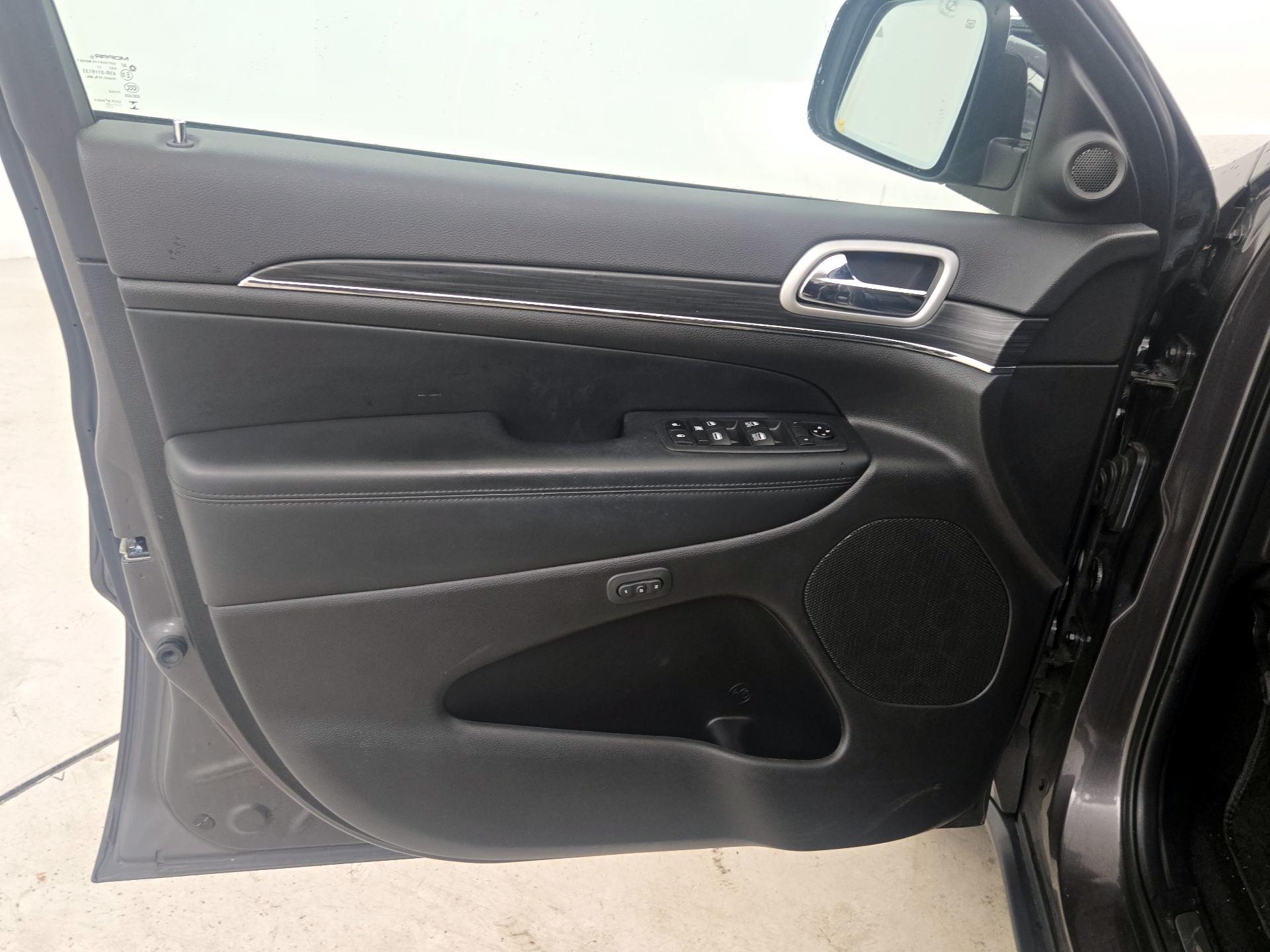 Thumbnail: 2021 Jeep Grand Cherokee - 12