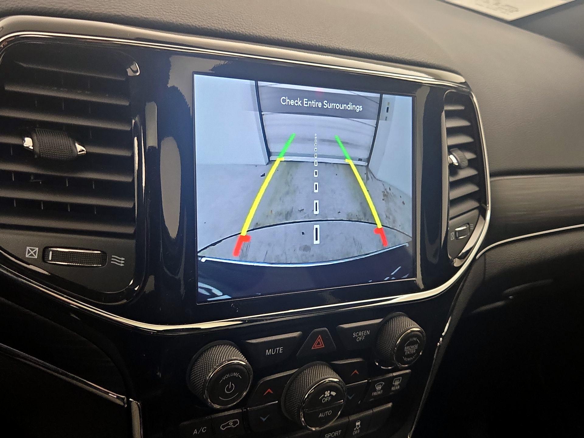 Thumbnail: 2021 Jeep Grand Cherokee - 15