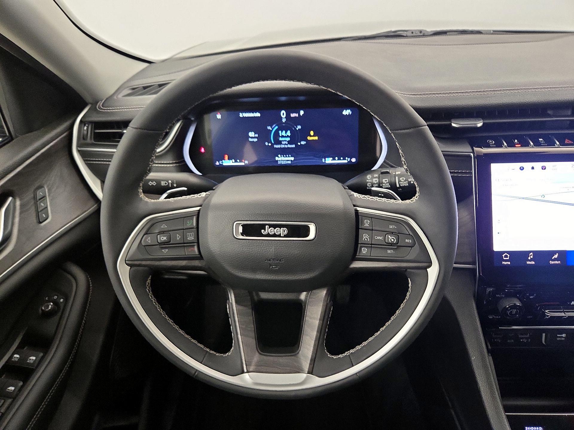 Thumbnail: 2023 Jeep Grand Cherokee - 10