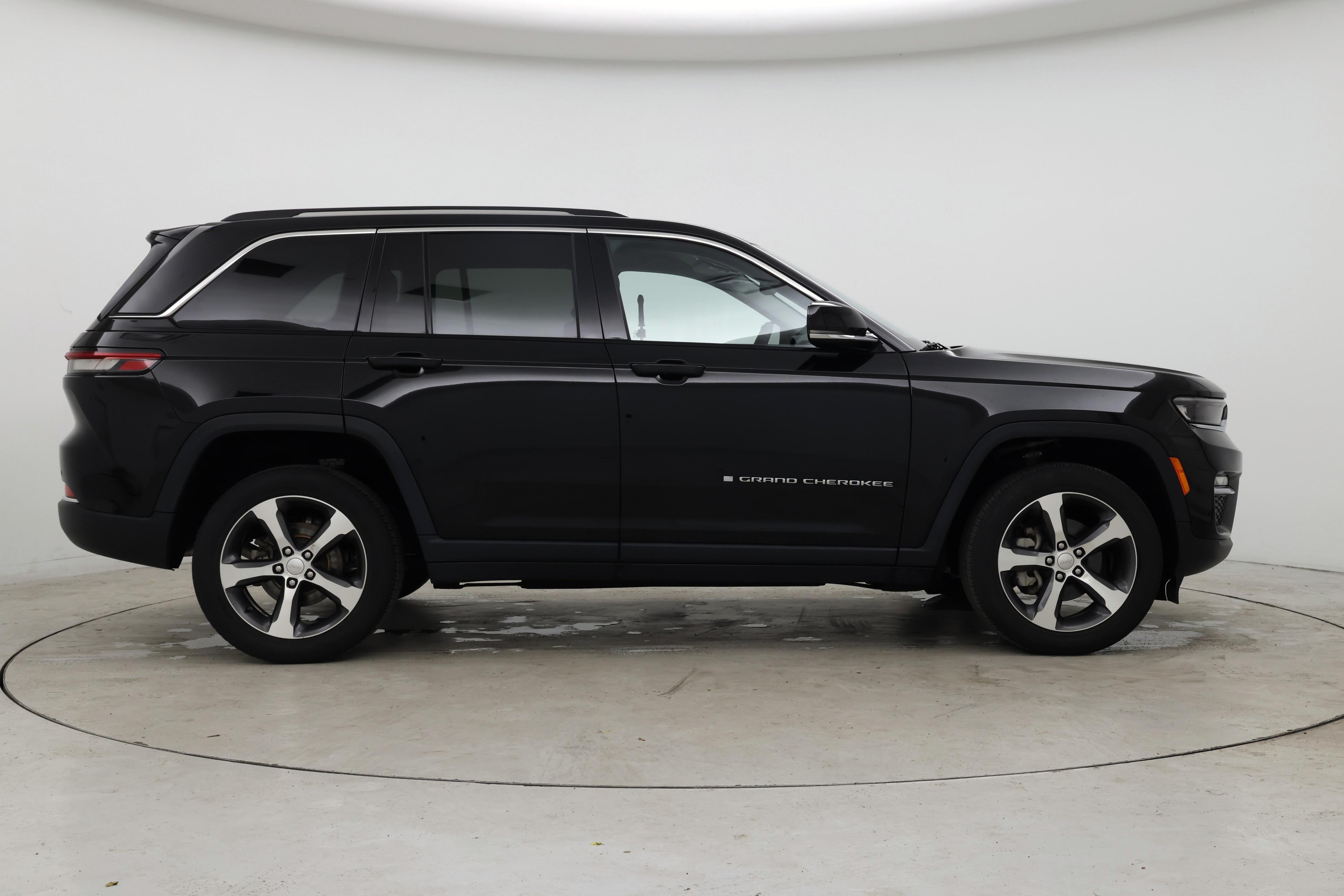 Thumbnail: 2023 Jeep Grand Cherokee - 7