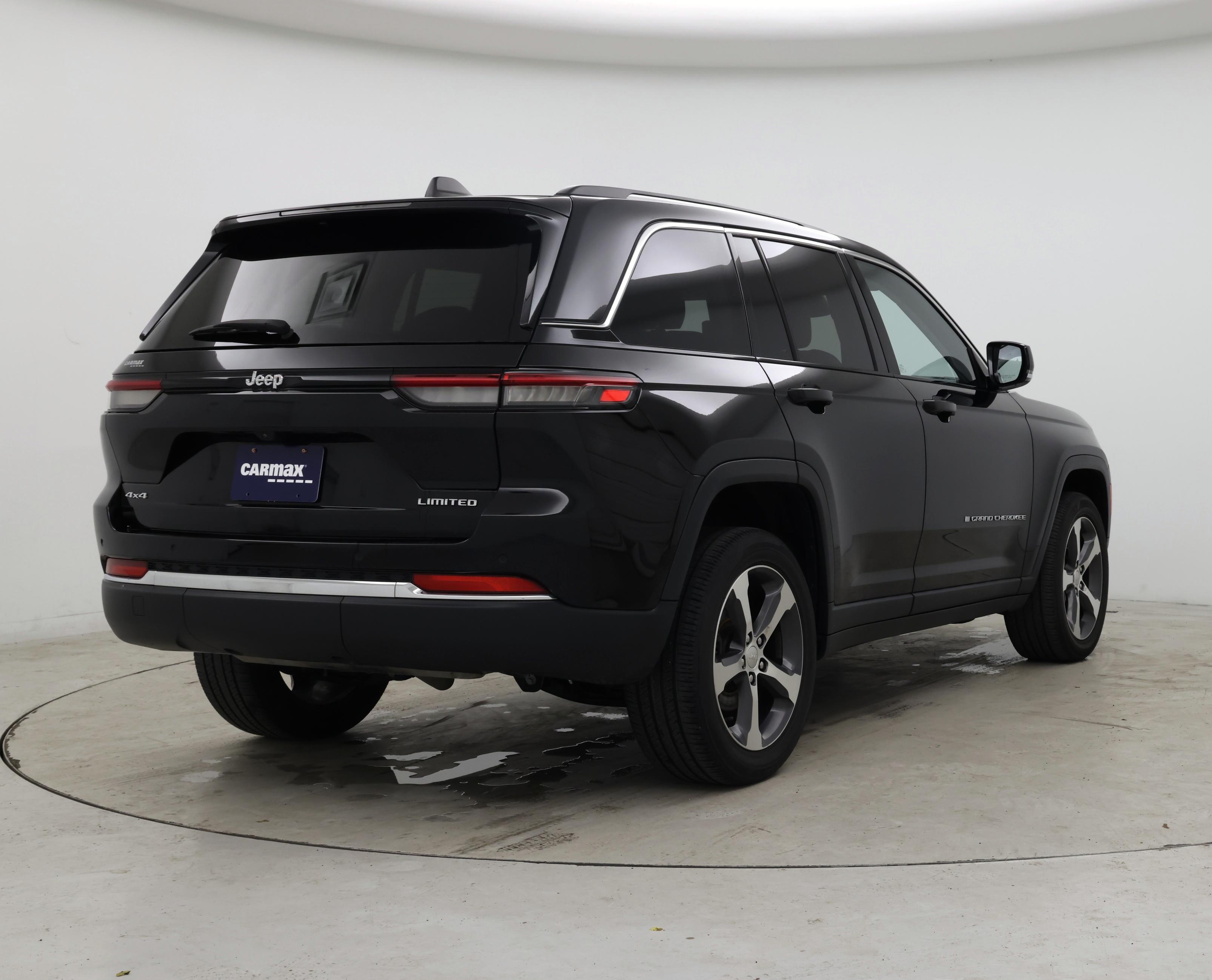 Thumbnail: 2023 Jeep Grand Cherokee - 8