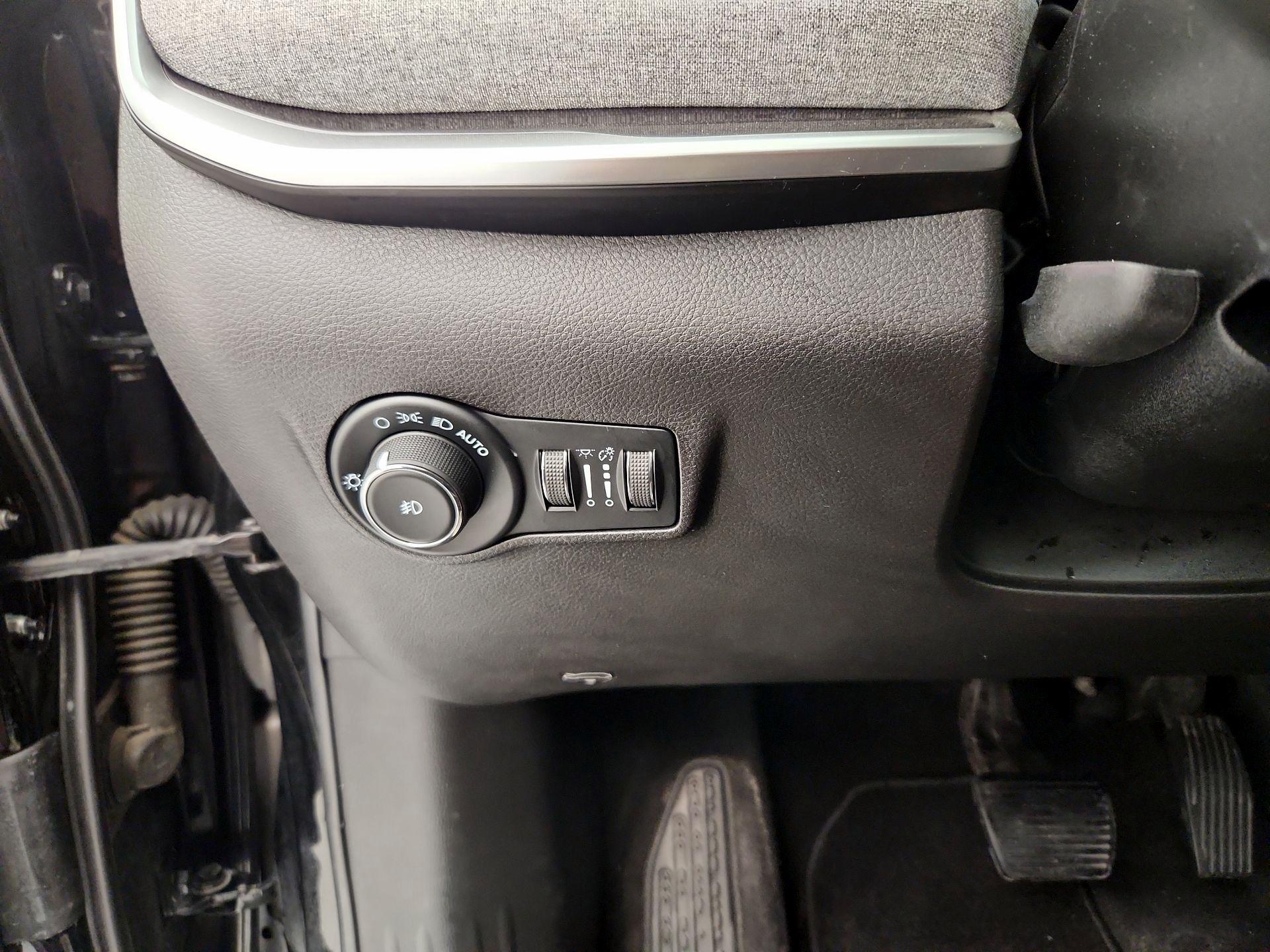 Thumbnail: 2022 Jeep Compass - 13