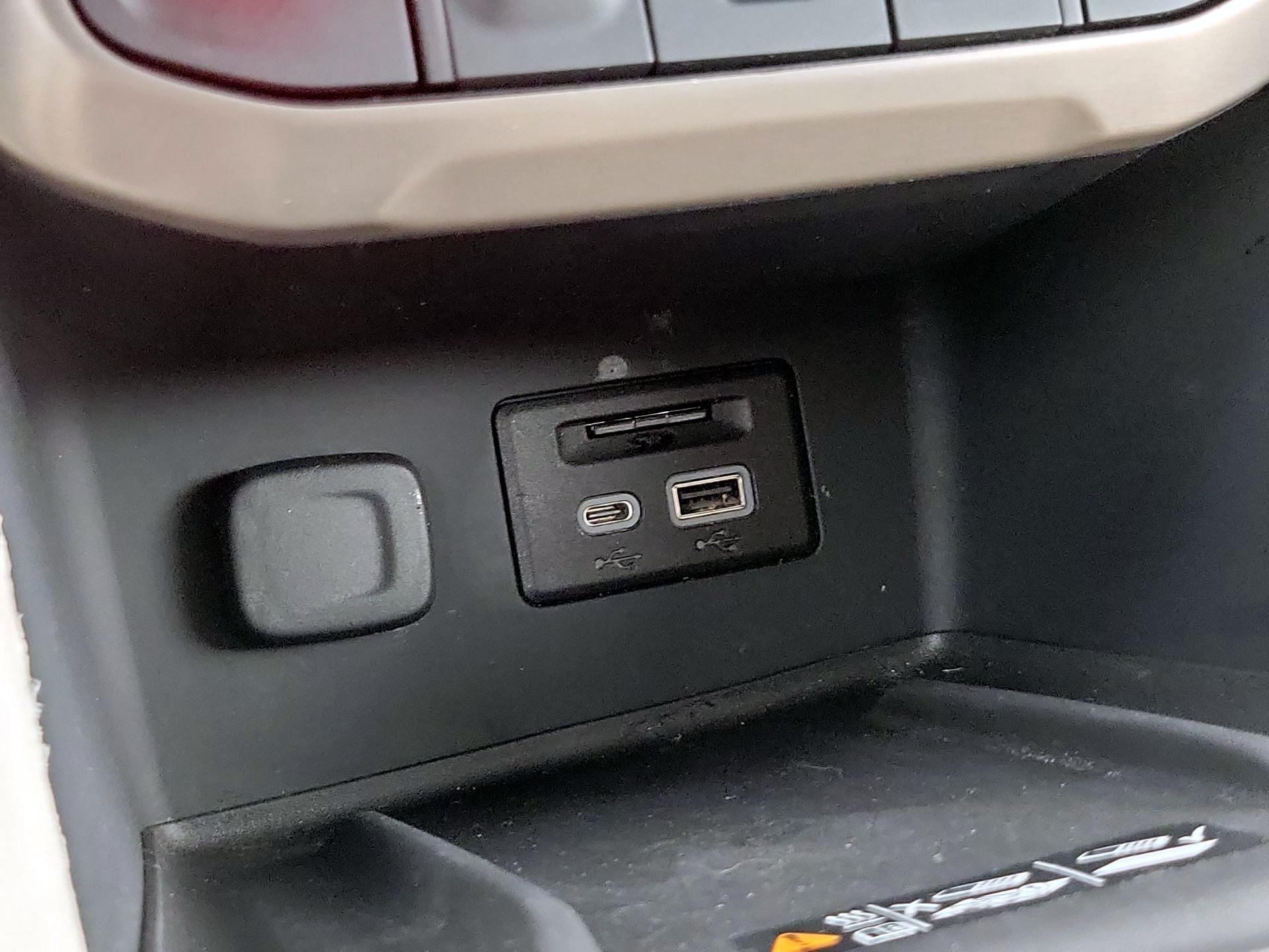 Thumbnail: 2022 GMC Acadia - 19