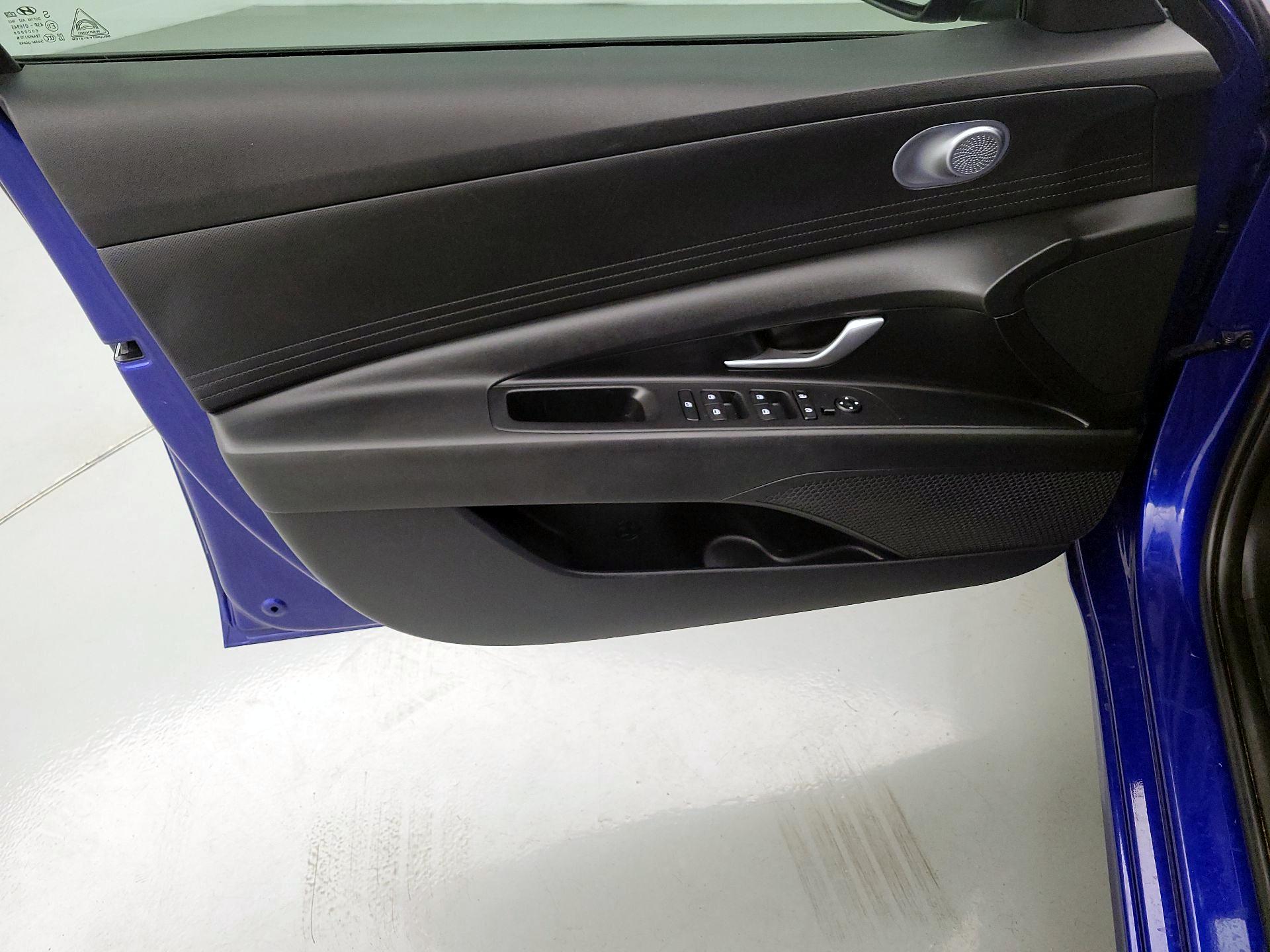 Thumbnail: 2023 Hyundai Elantra - 12