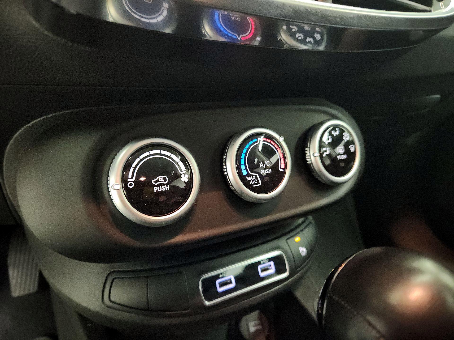 Thumbnail: 2022 Fiat 500X - 16