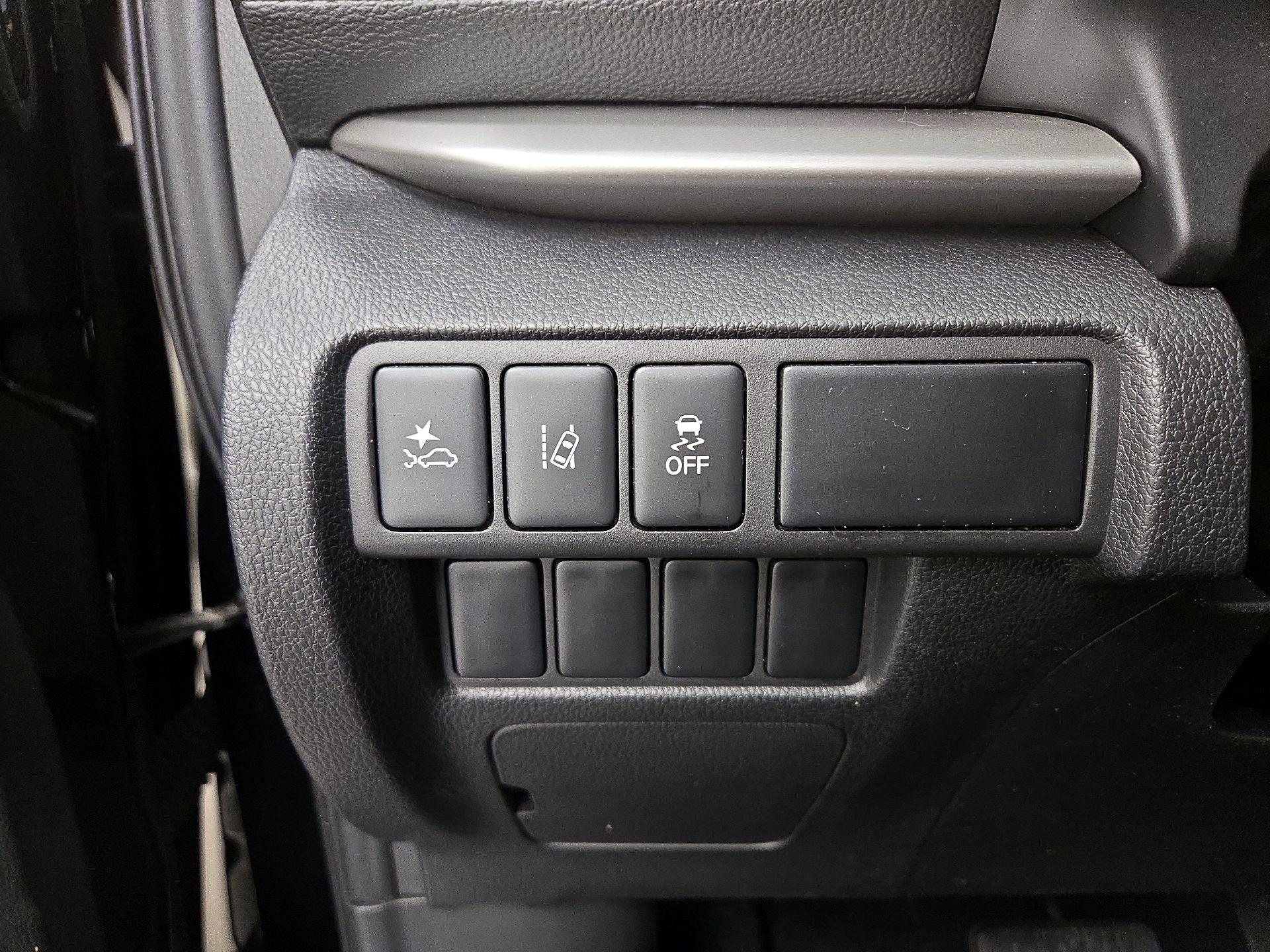 Thumbnail: 2022 Mitsubishi Eclipse Cross - 13