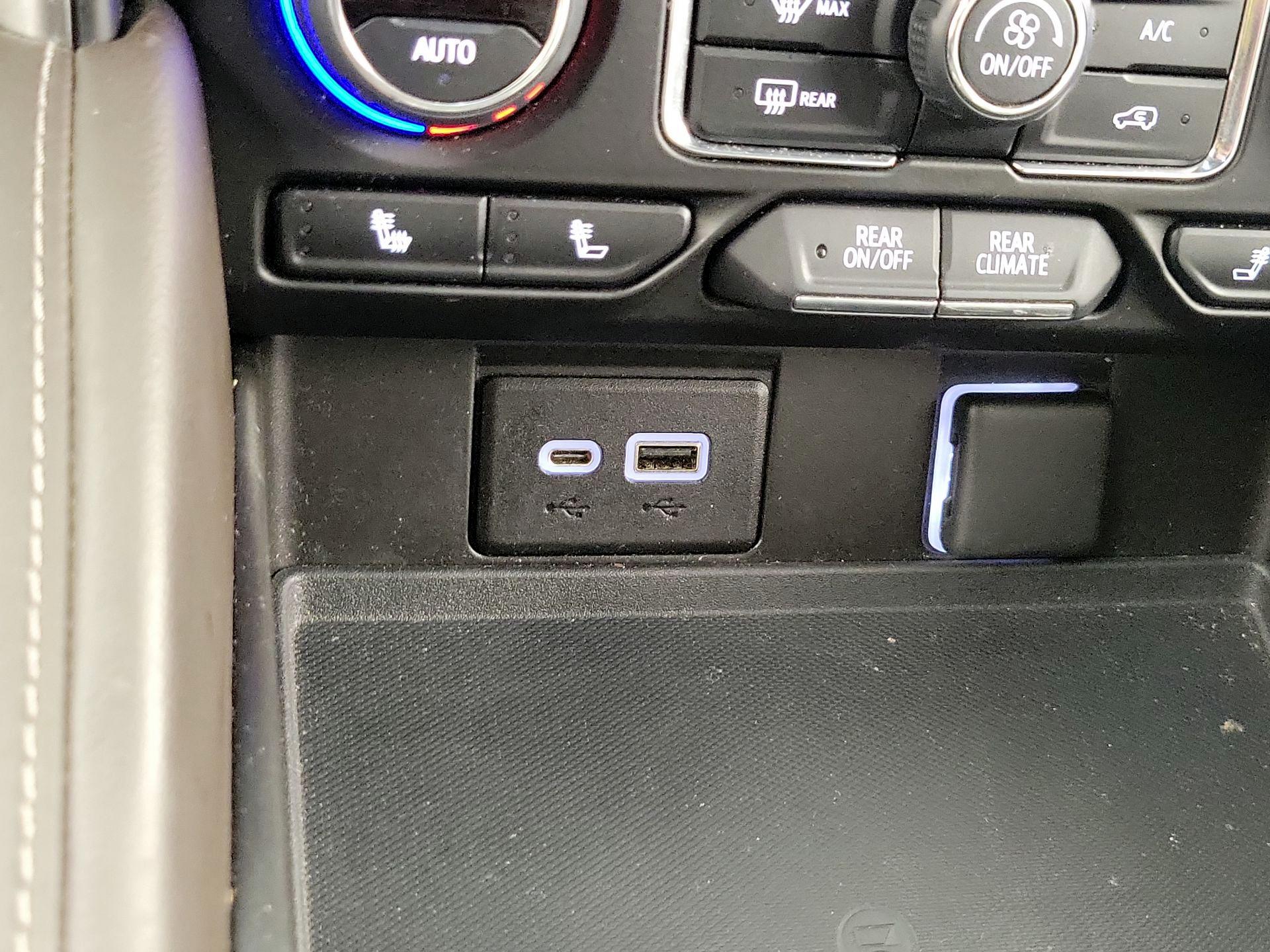 Thumbnail: 2021 Chevrolet Tahoe - 18