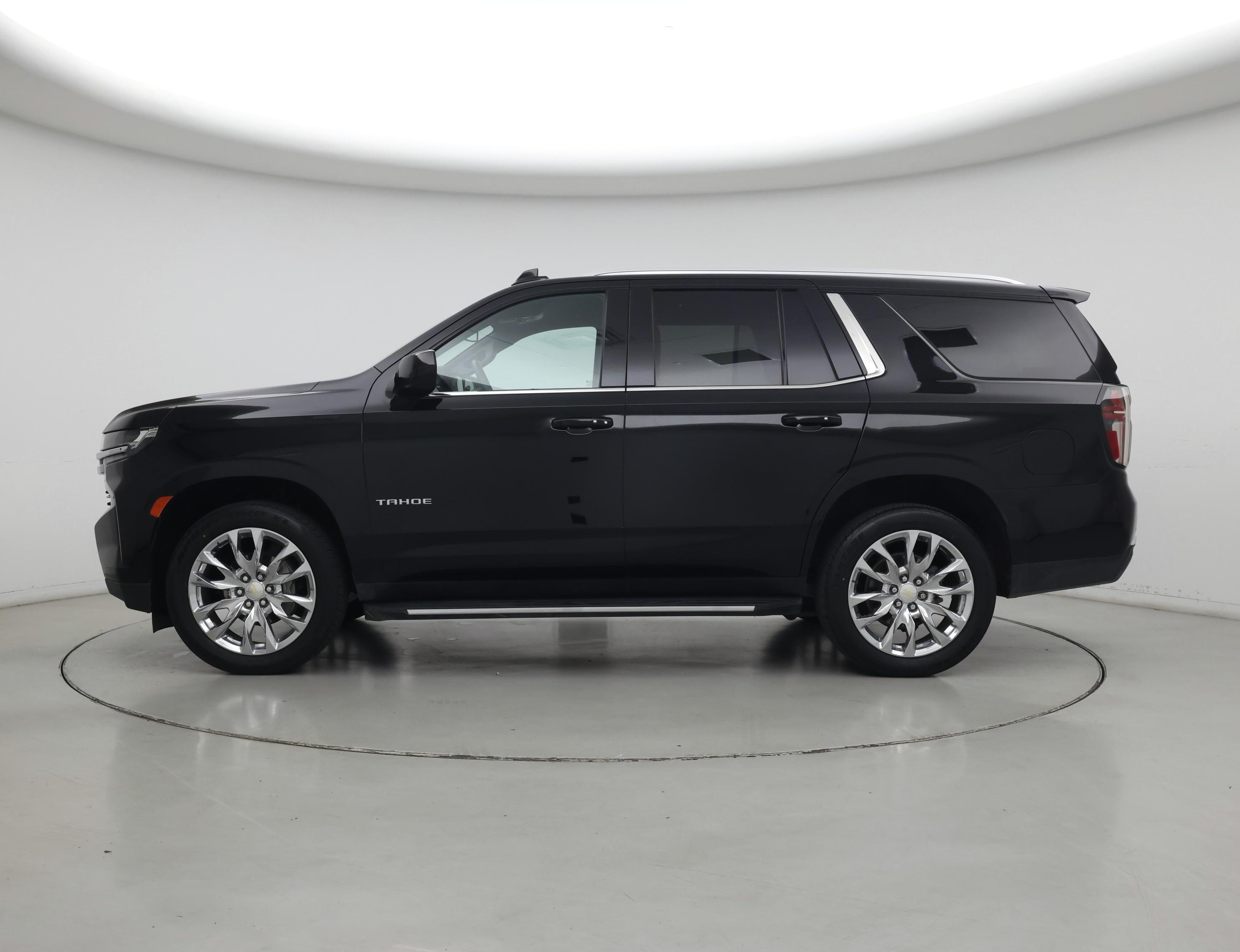 Thumbnail: 2021 Chevrolet Tahoe - 3