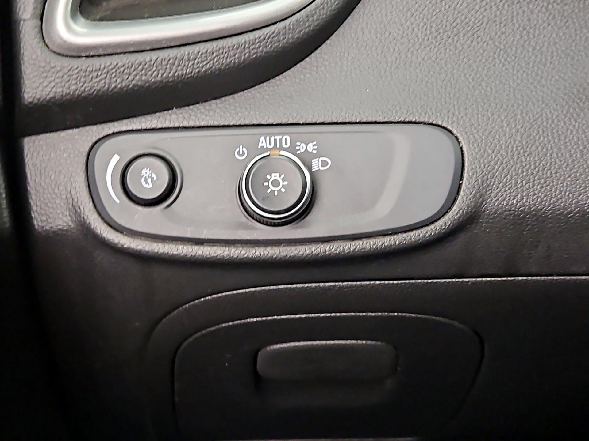 Thumbnail: 2020 Chevrolet Trax - 13