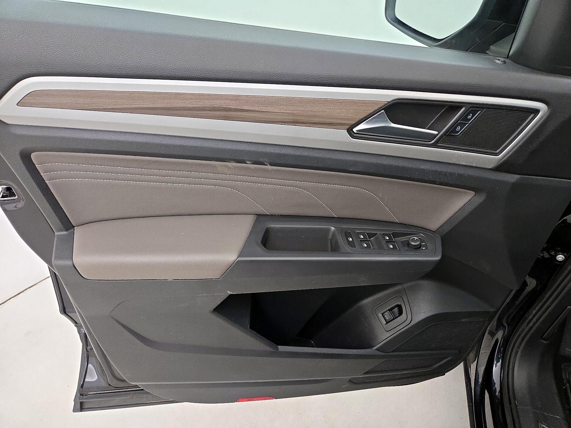 Thumbnail: 2021 Volkswagen Atlas - 12