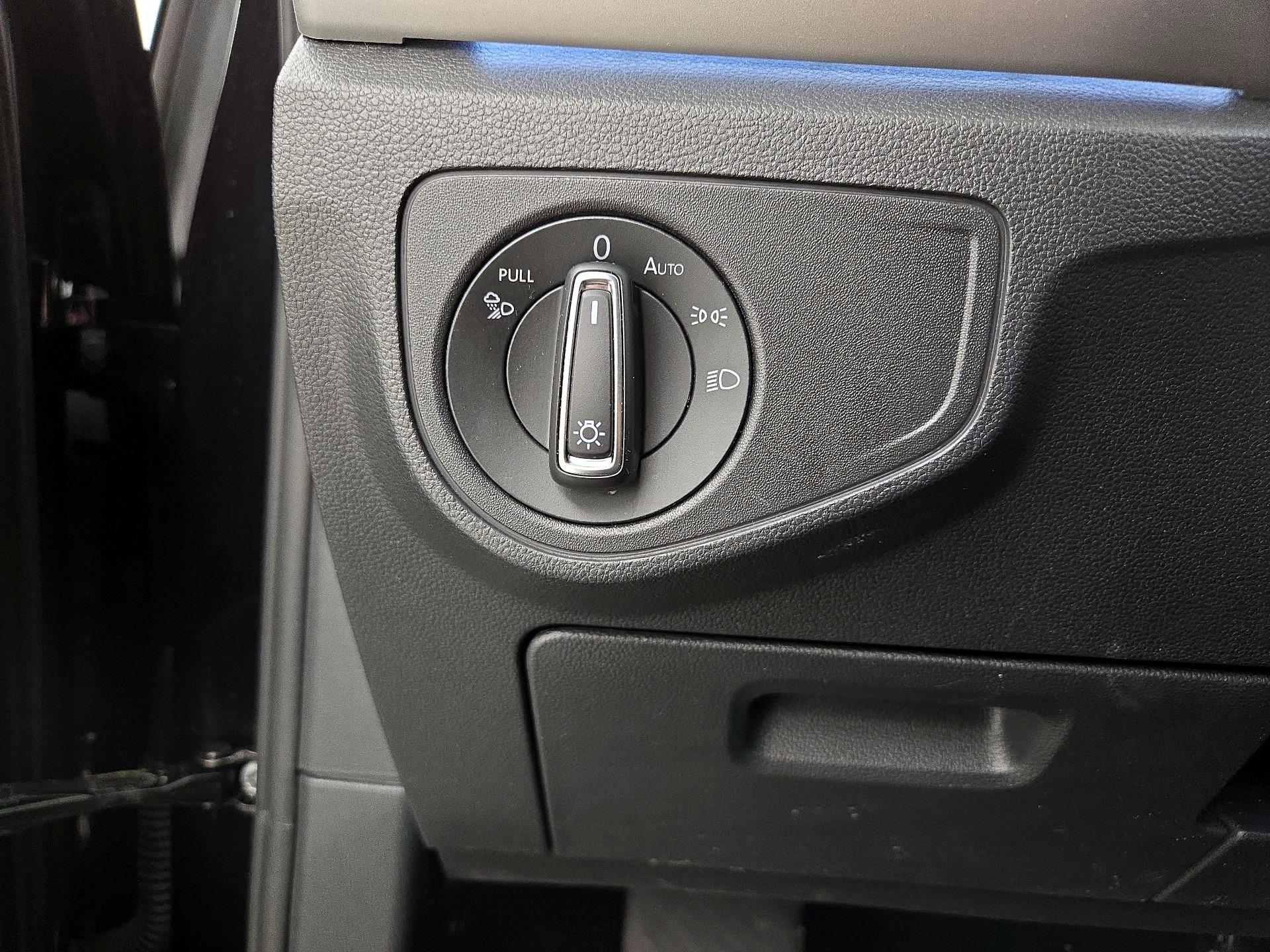 Thumbnail: 2021 Volkswagen Atlas - 13