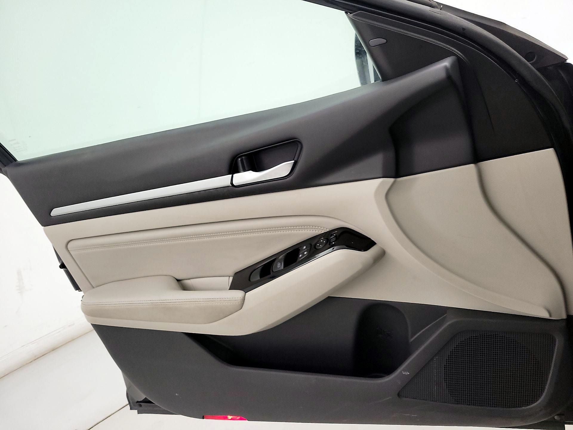 Thumbnail: 2020 Nissan Altima - 12