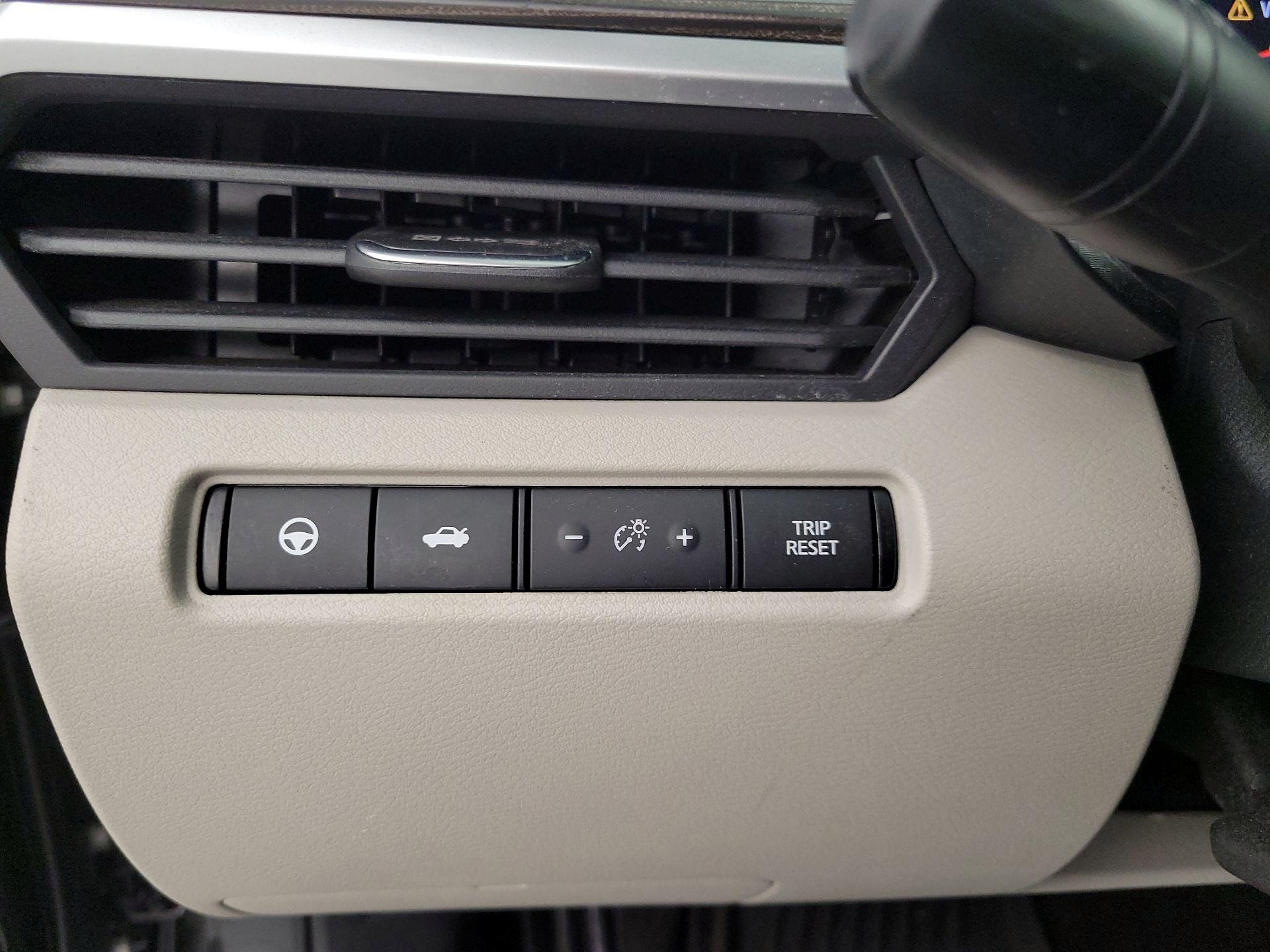 Thumbnail: 2020 Nissan Altima - 13