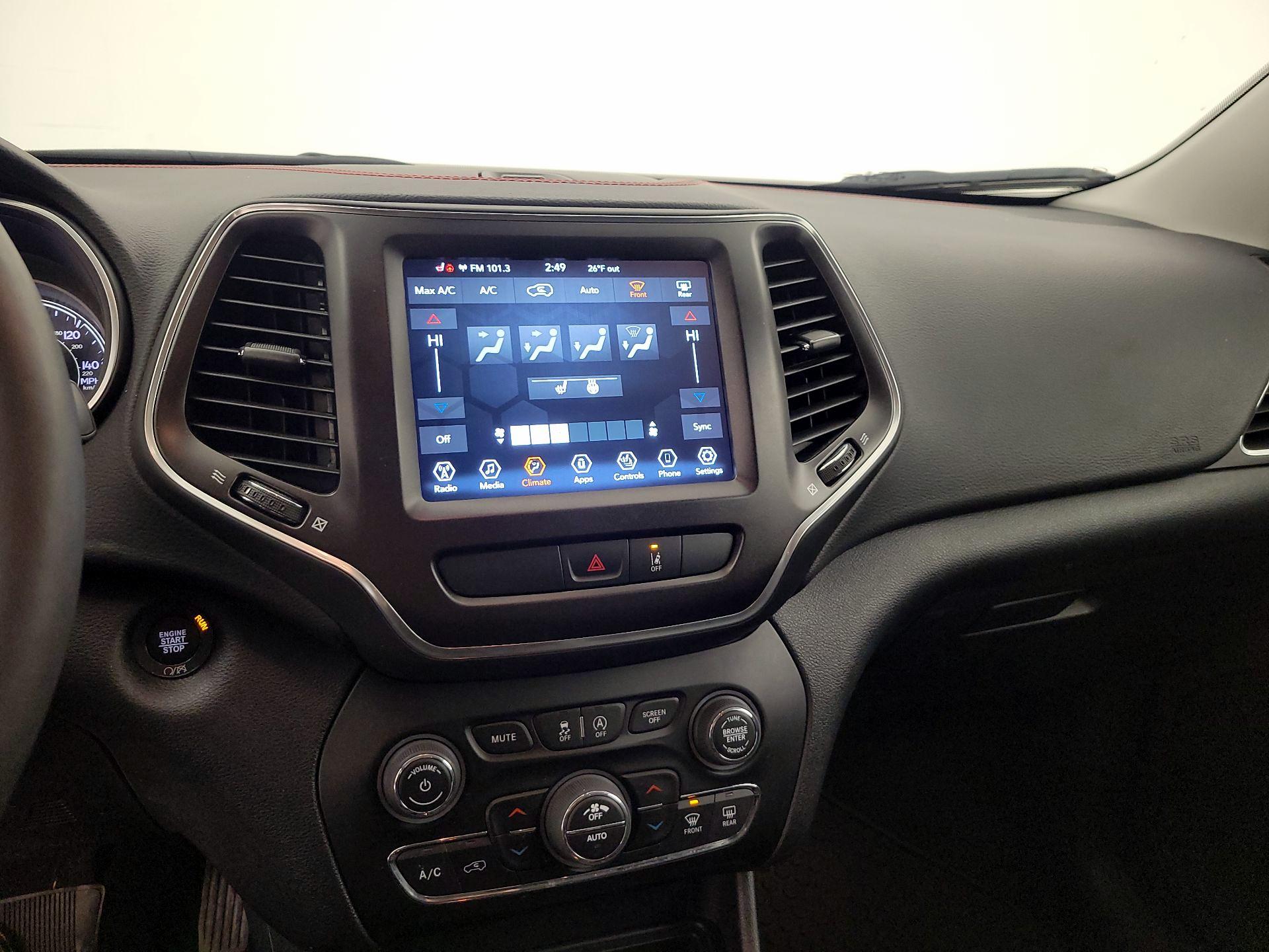 Thumbnail: 2022 Jeep Cherokee - 16