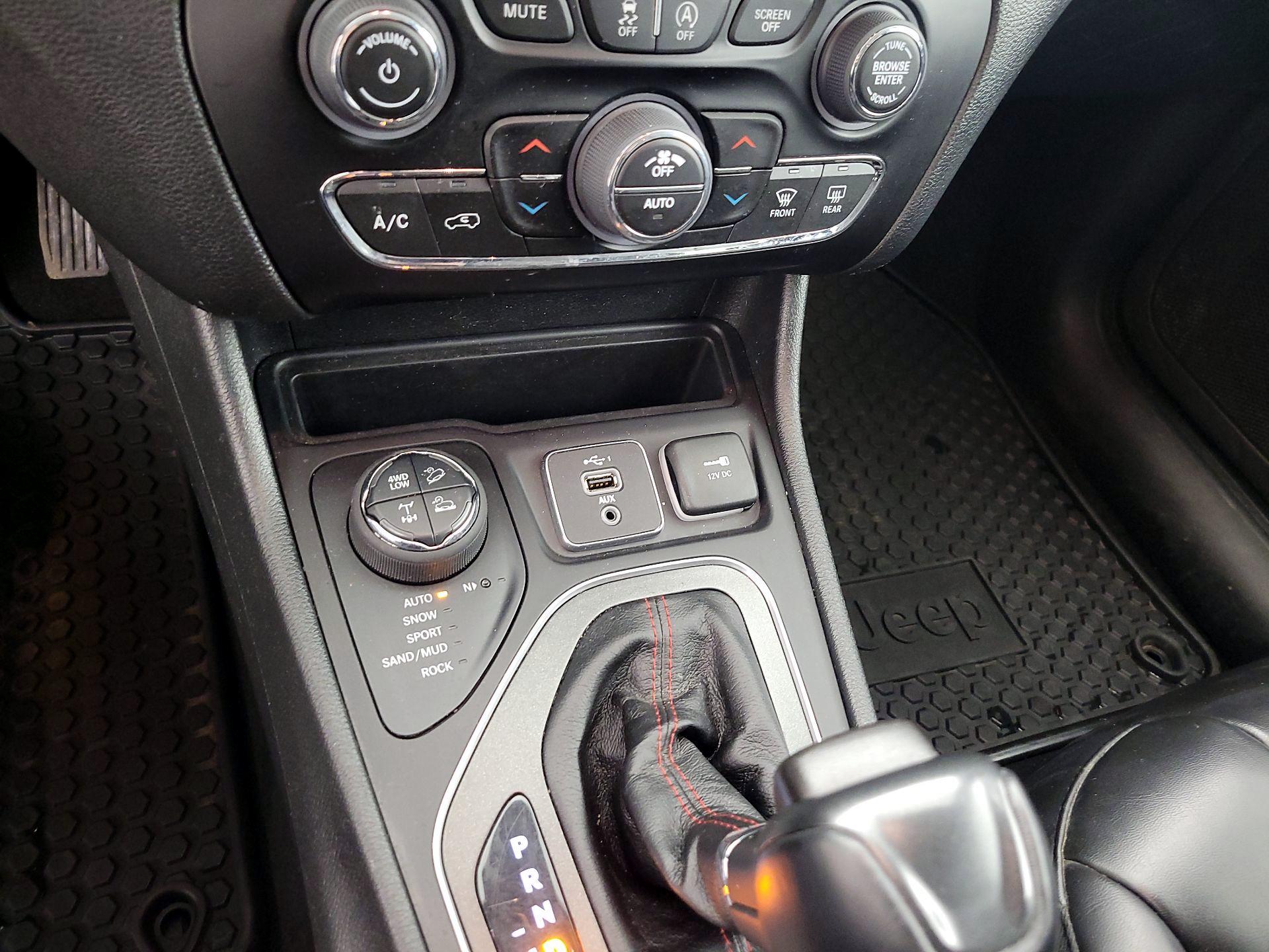 Thumbnail: 2022 Jeep Cherokee - 18