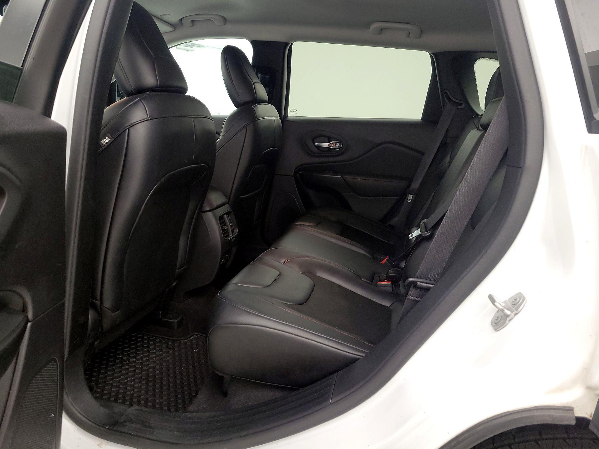 Thumbnail: 2022 Jeep Cherokee - 19