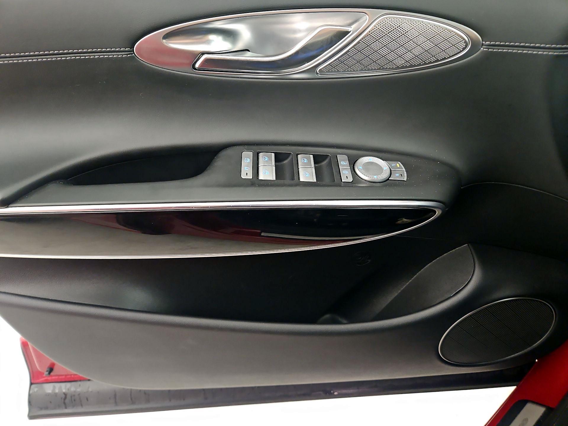 Thumbnail: 2025 Genesis GV70 - 12