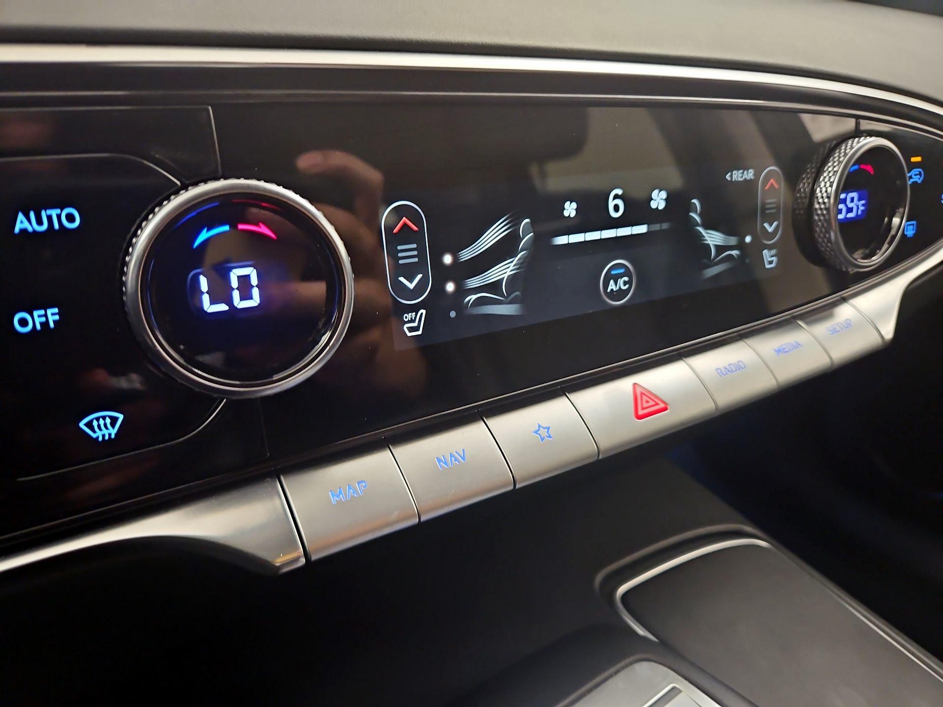 Thumbnail: 2025 Genesis GV70 - 17